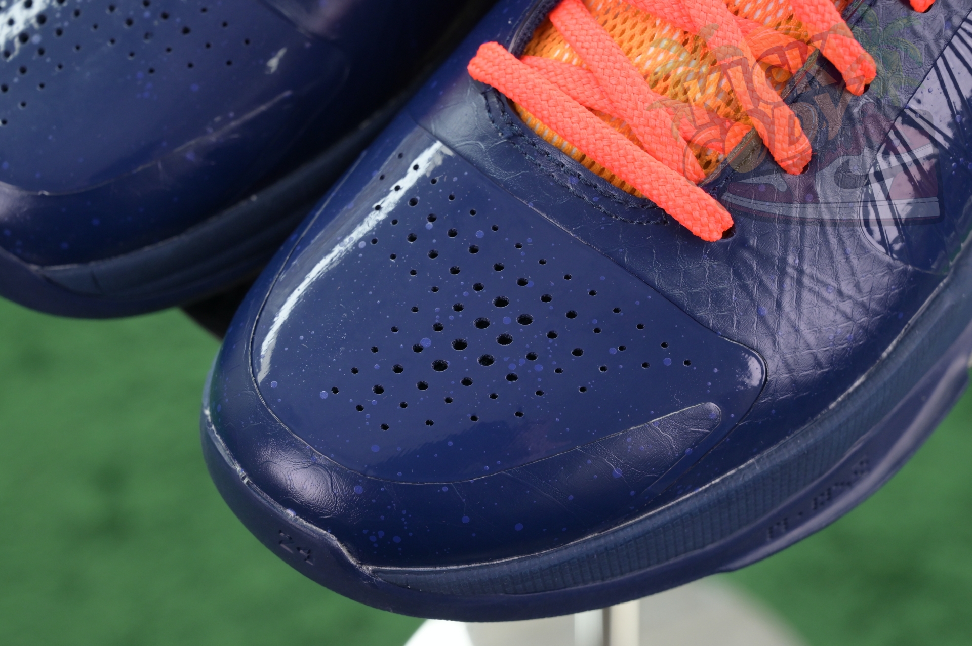 Caitlin Clark x Nike Kobe 5 Protro“Indiana Fever