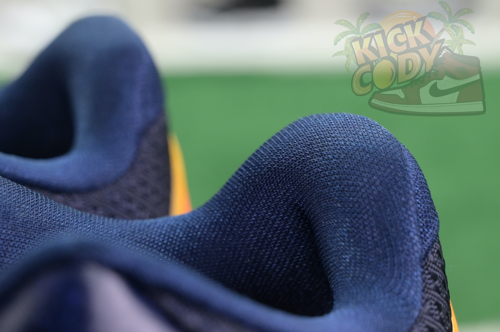 Caitlin Clark x Nike Kobe 5 Protro“Indiana Fever