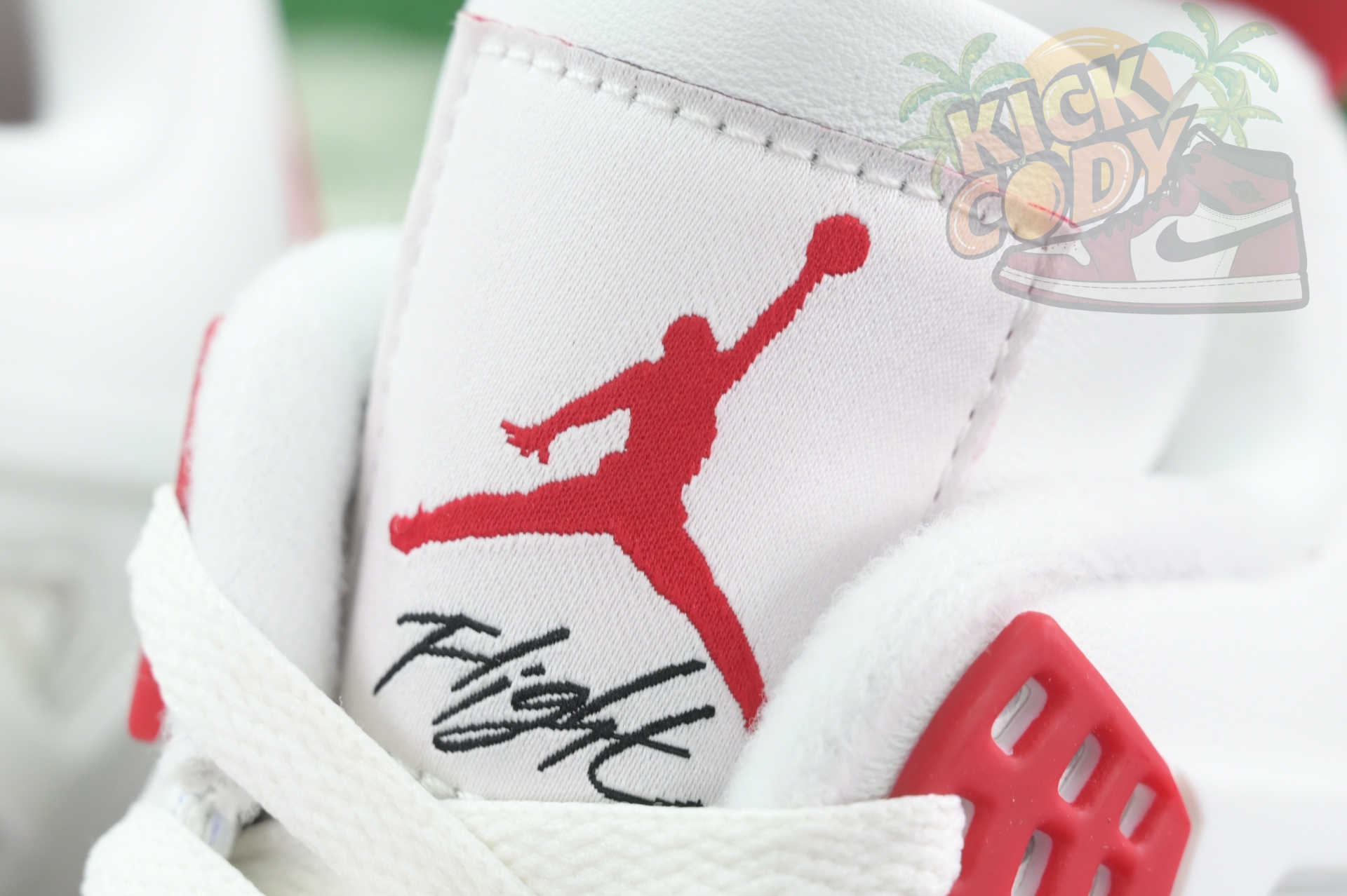 Nike SB x Jordan Air Jordan4“Varsity Red”