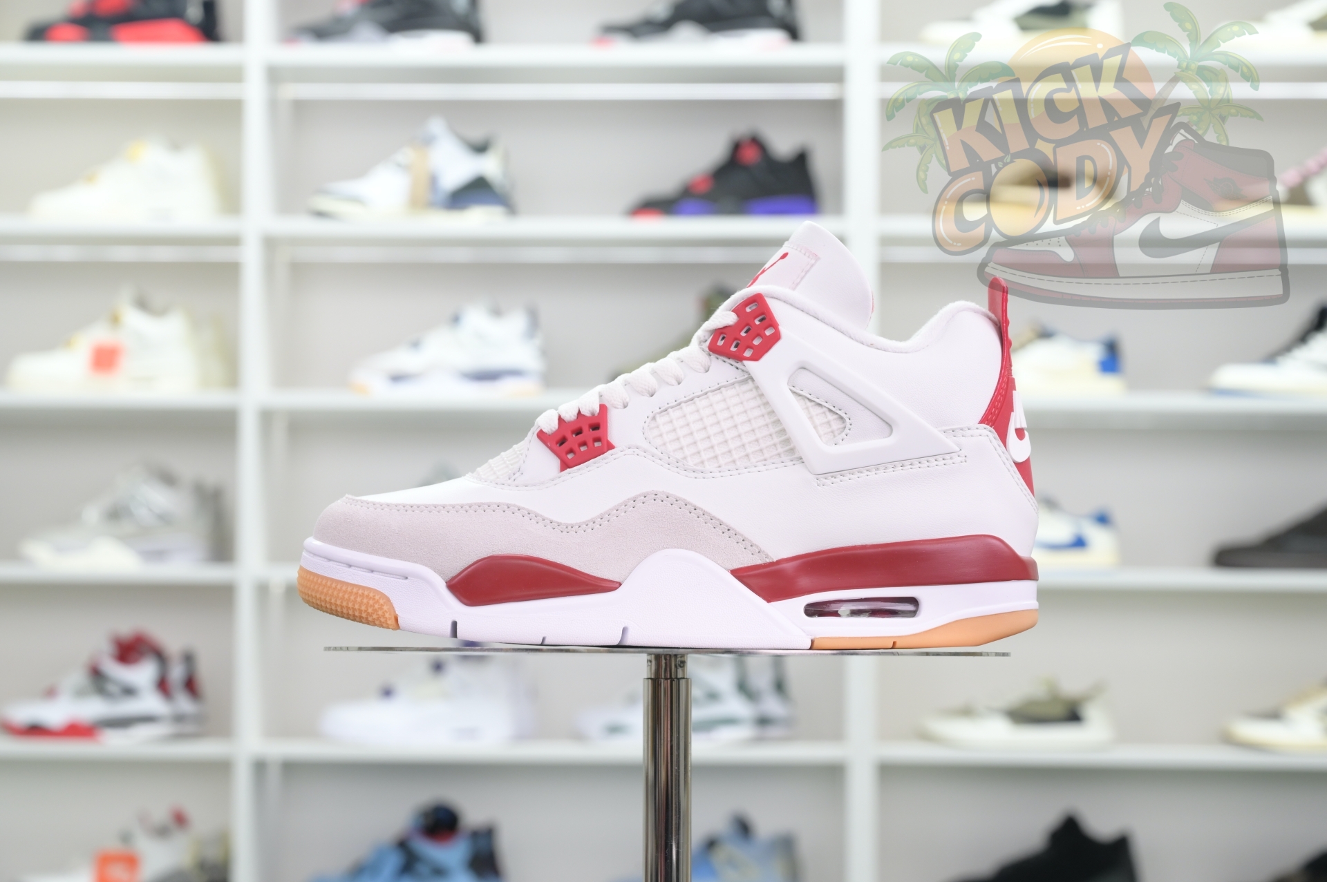 Nike SB x Jordan Air Jordan4“Varsity Red”