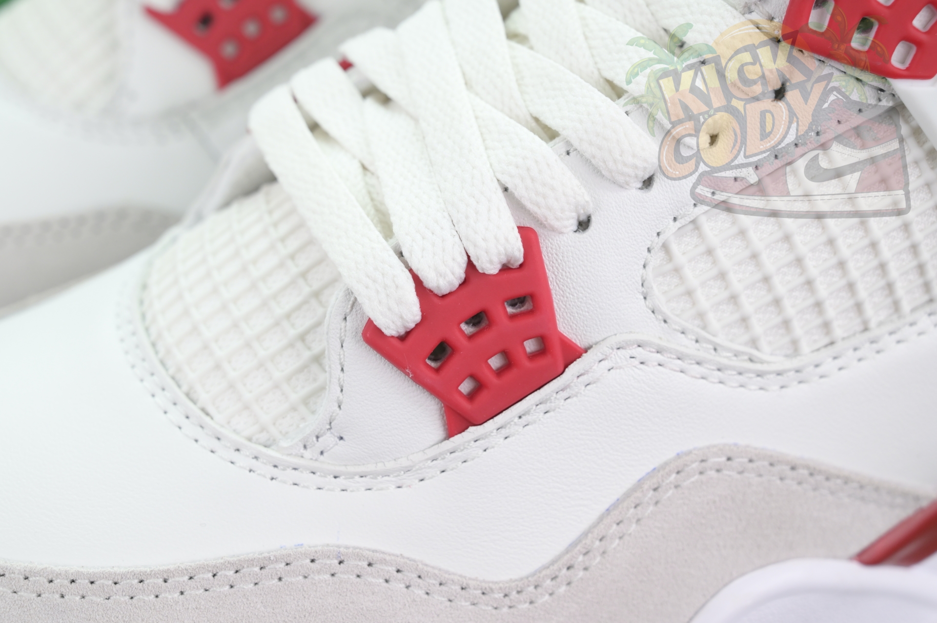 Nike SB x Jordan Air Jordan4“Varsity Red”