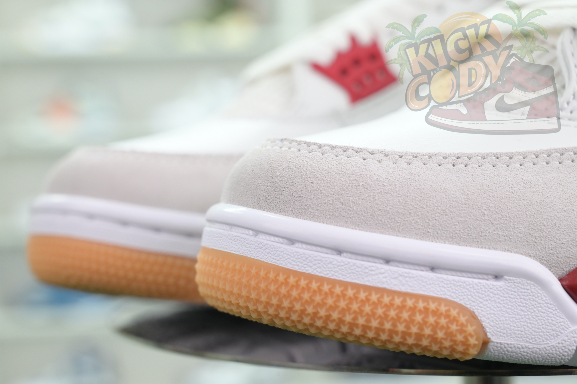 Nike SB x Jordan Air Jordan4“Varsity Red”