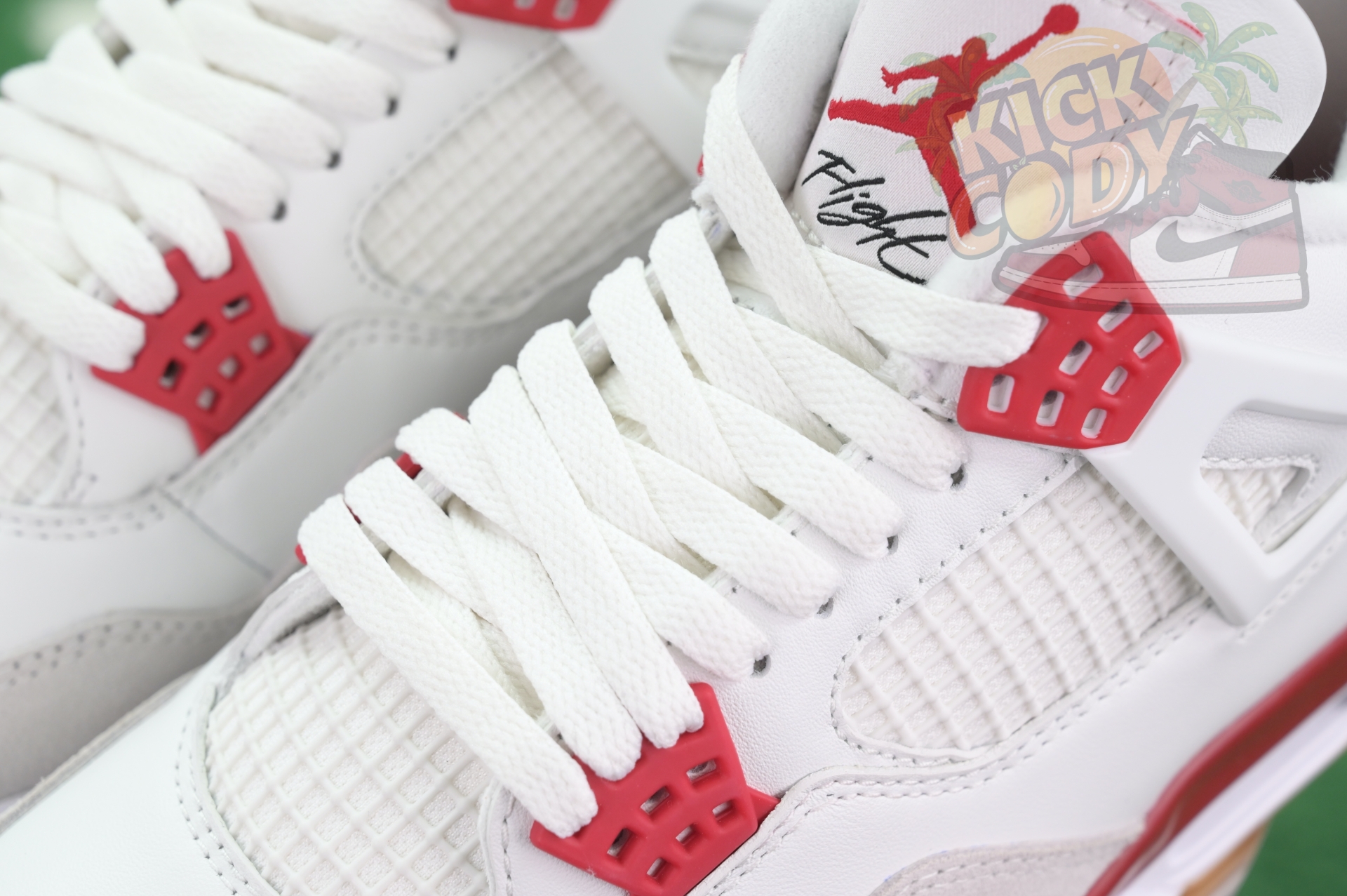 Nike SB x Jordan Air Jordan4“Varsity Red”