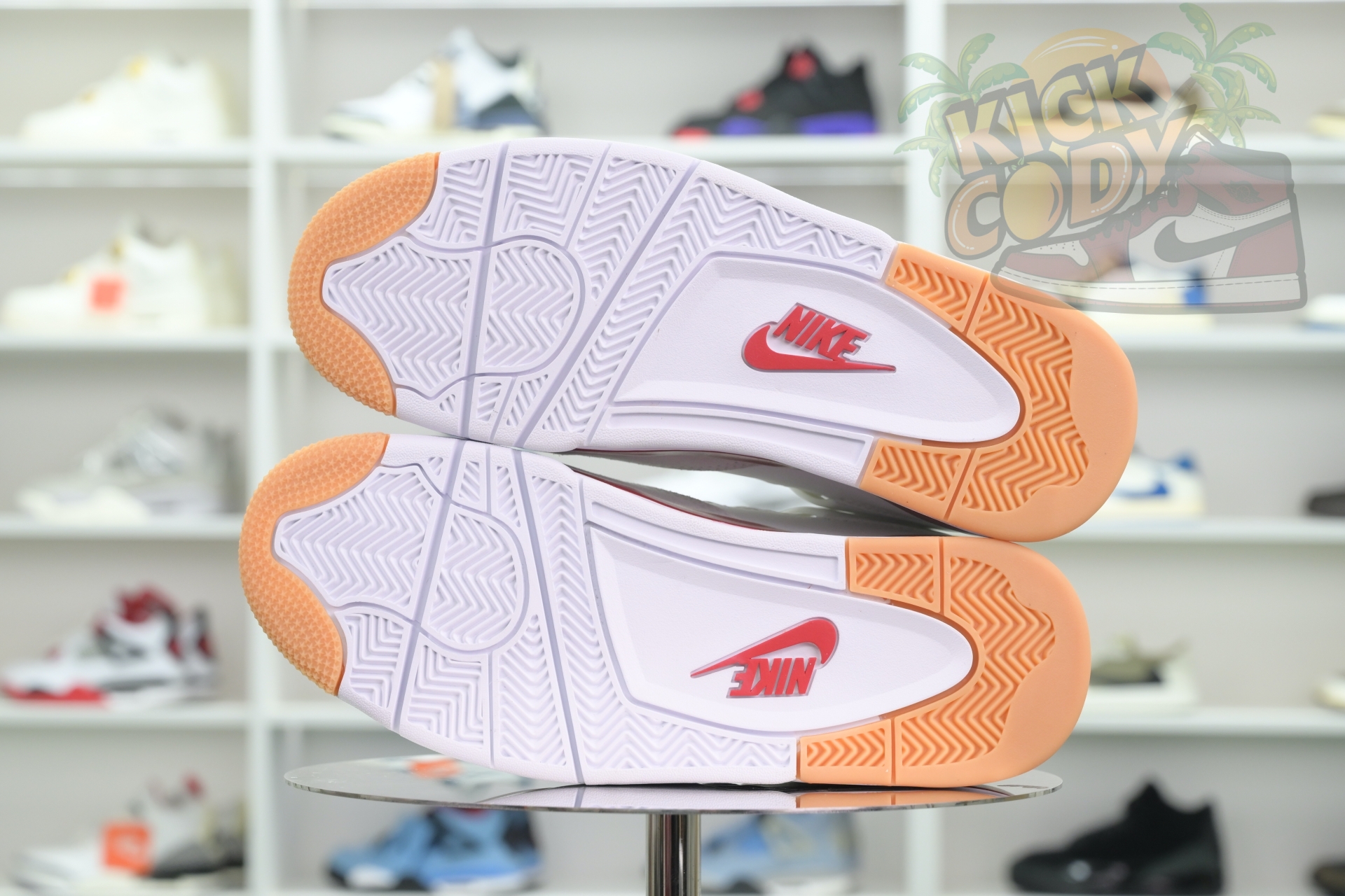 Nike SB x Jordan Air Jordan4“Varsity Red”