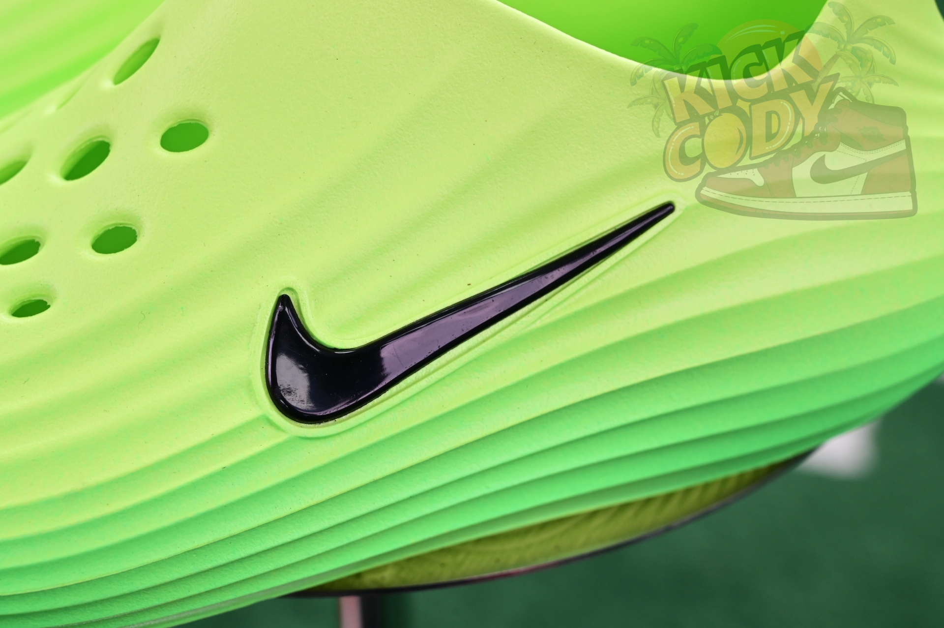 Nike ReactX Rejuven8 Green Strike  HV5060-300