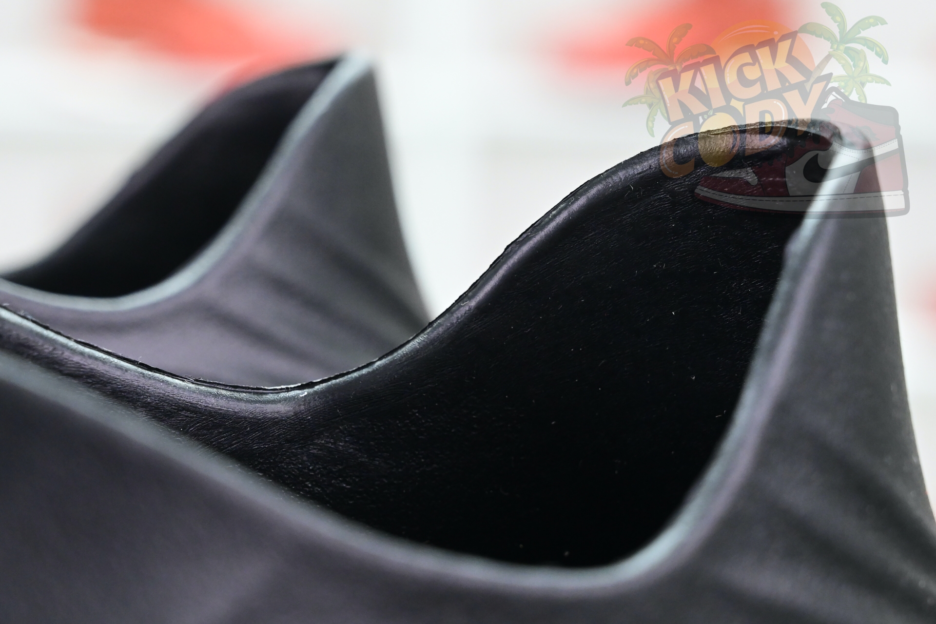 Nike ReactX Rejuven8  HV5062-001