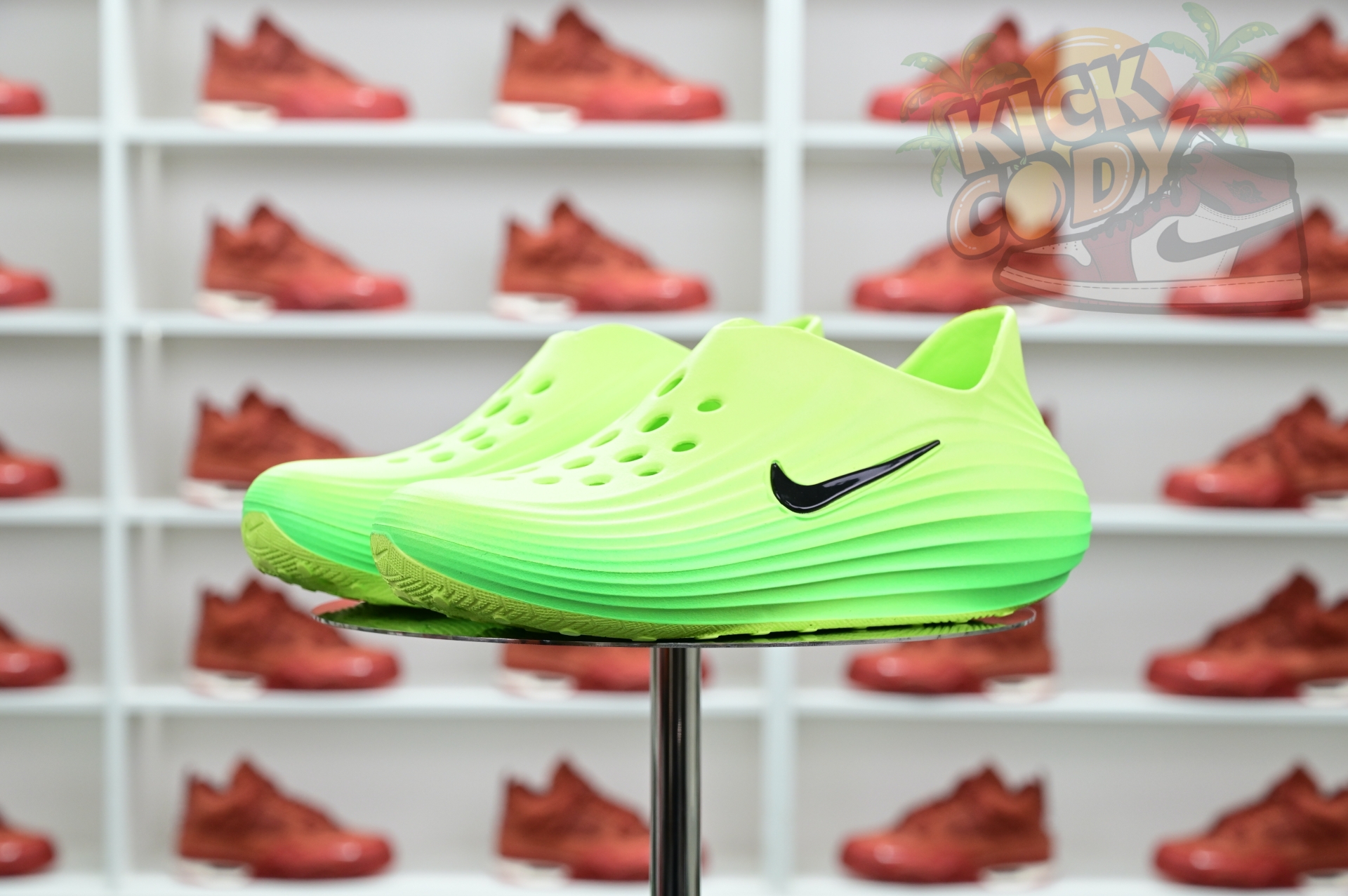 Nike ReactX Rejuven8 Green Strike  HV5060-300