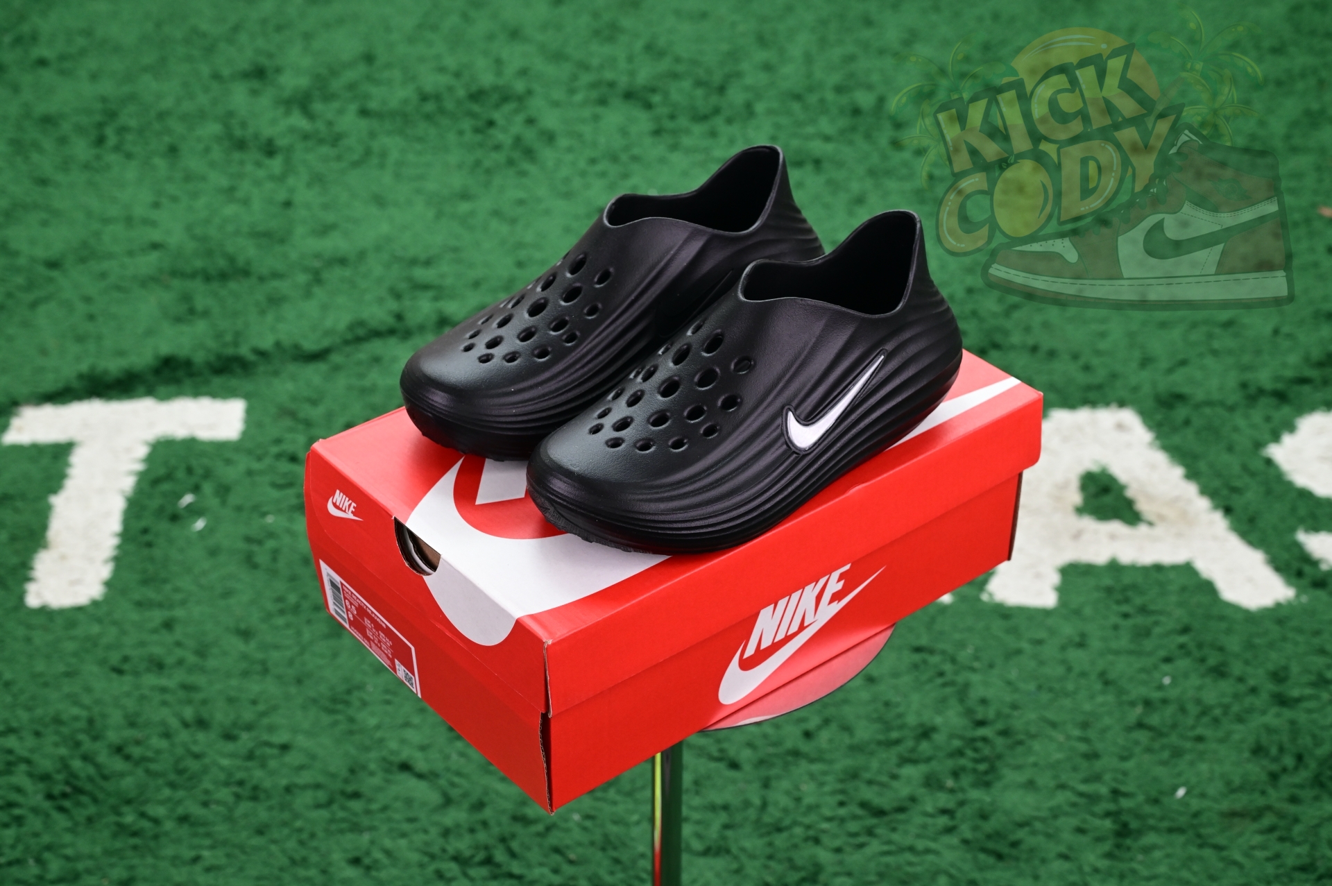 Nike ReactX Rejuven8  HV5062-001