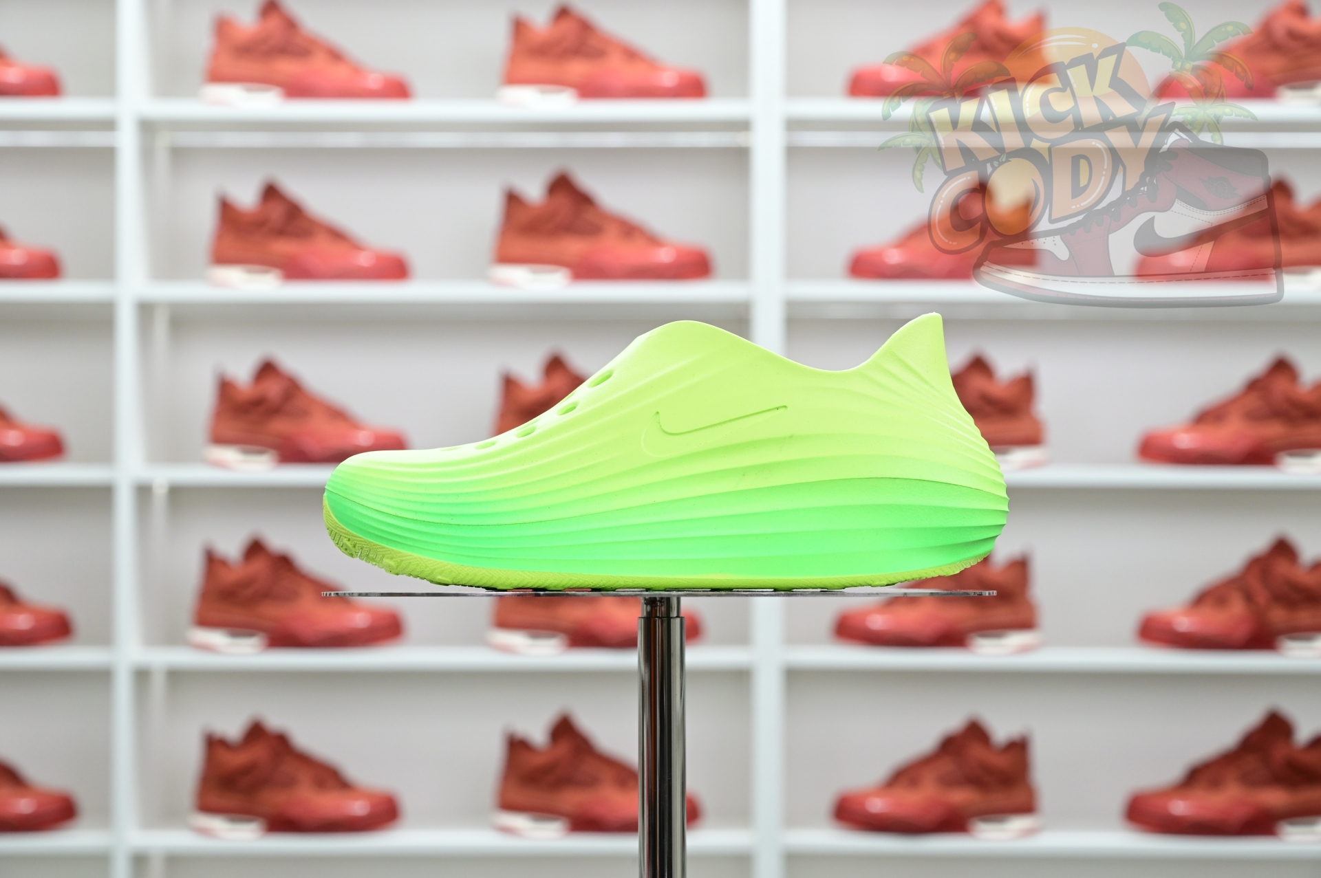 Nike ReactX Rejuven8 Green Strike  HV5060-300