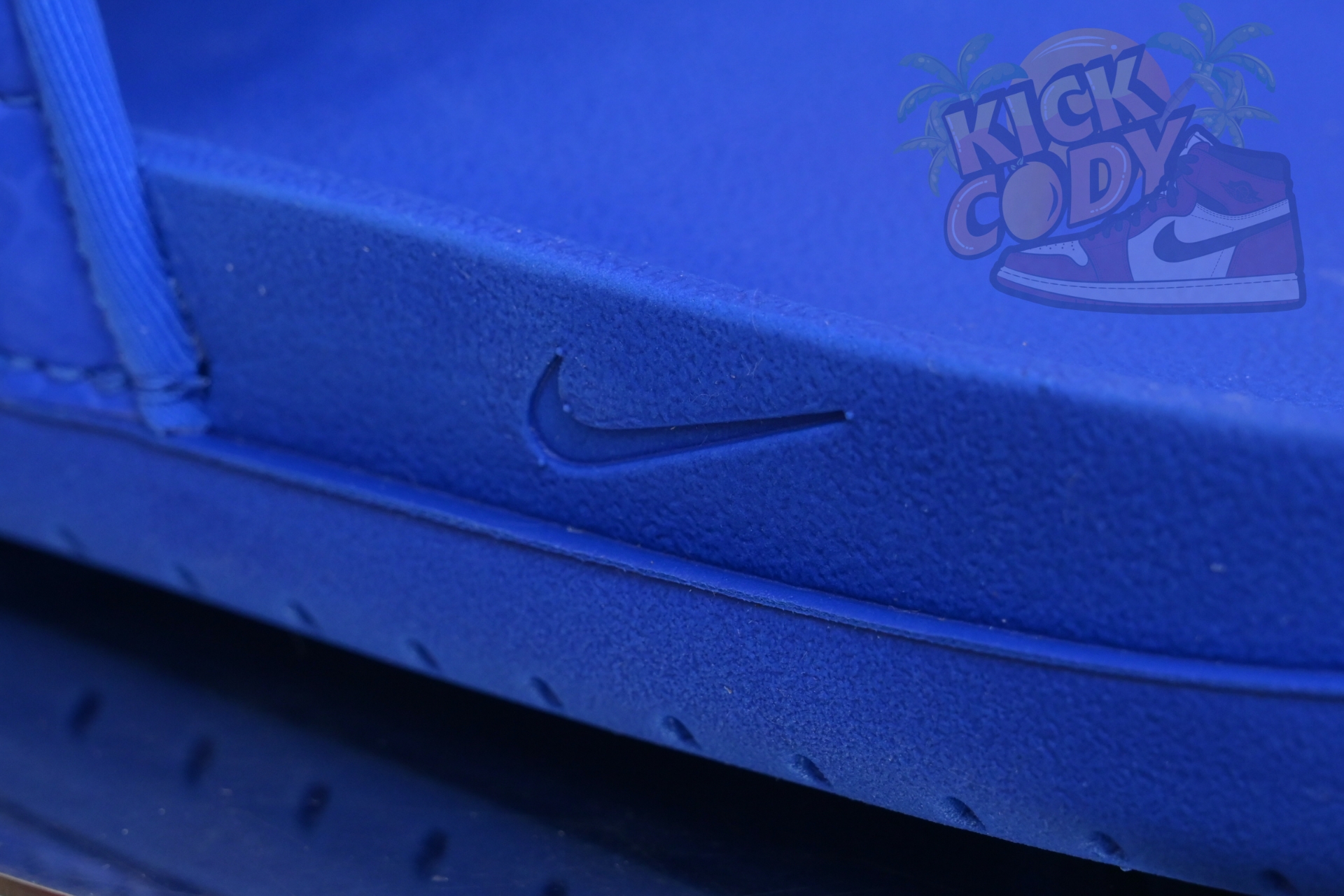 Nike Kobe Offcourt Slides  IP2870-400