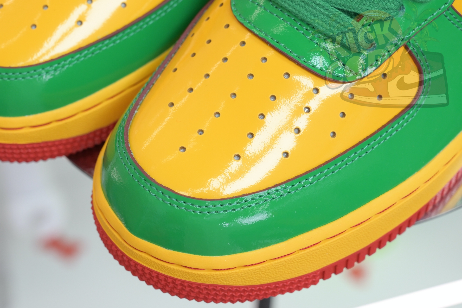 Nike Air Force 1 IH4383-300