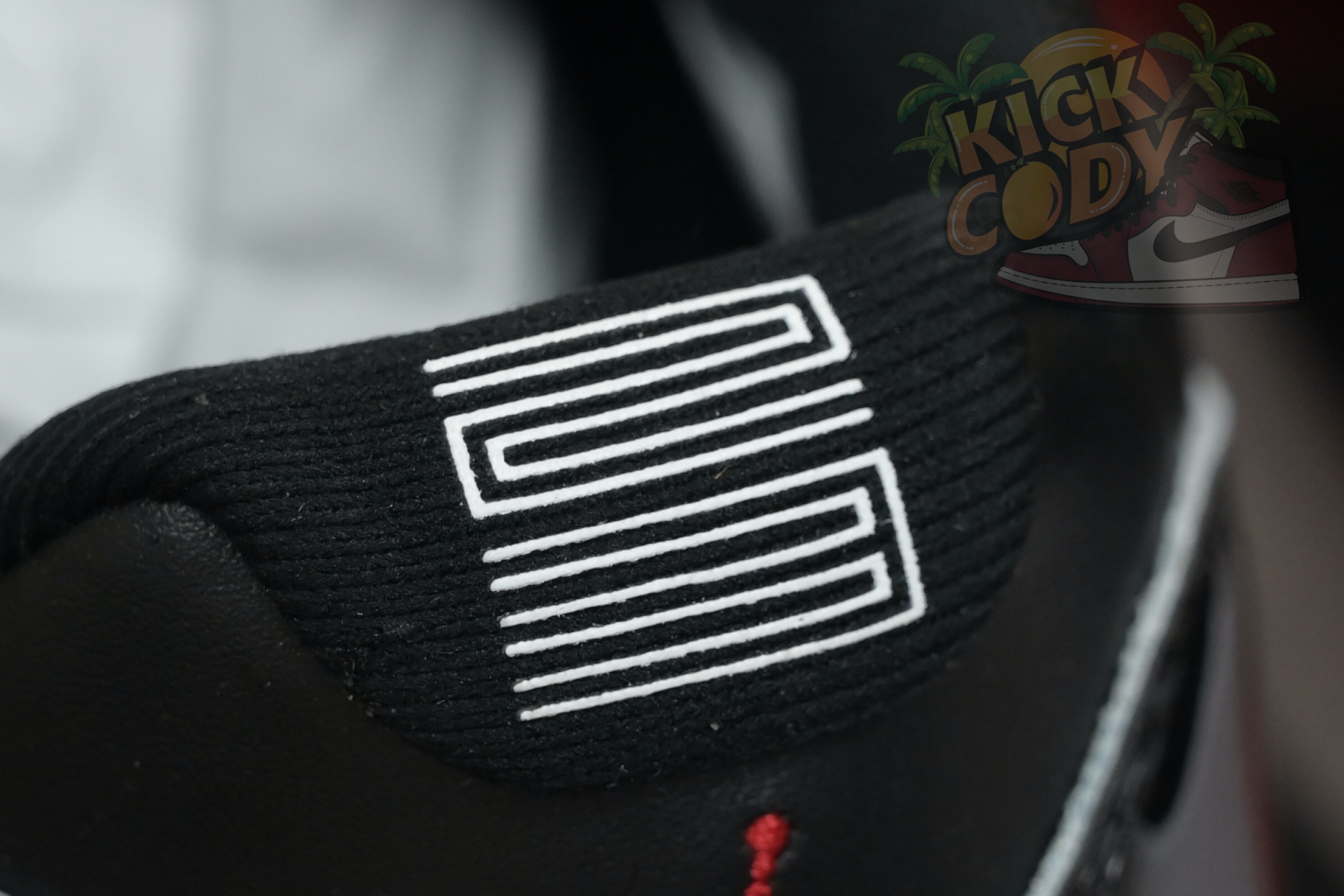 Air Jordan 11 Low“Bred” FV5104-006