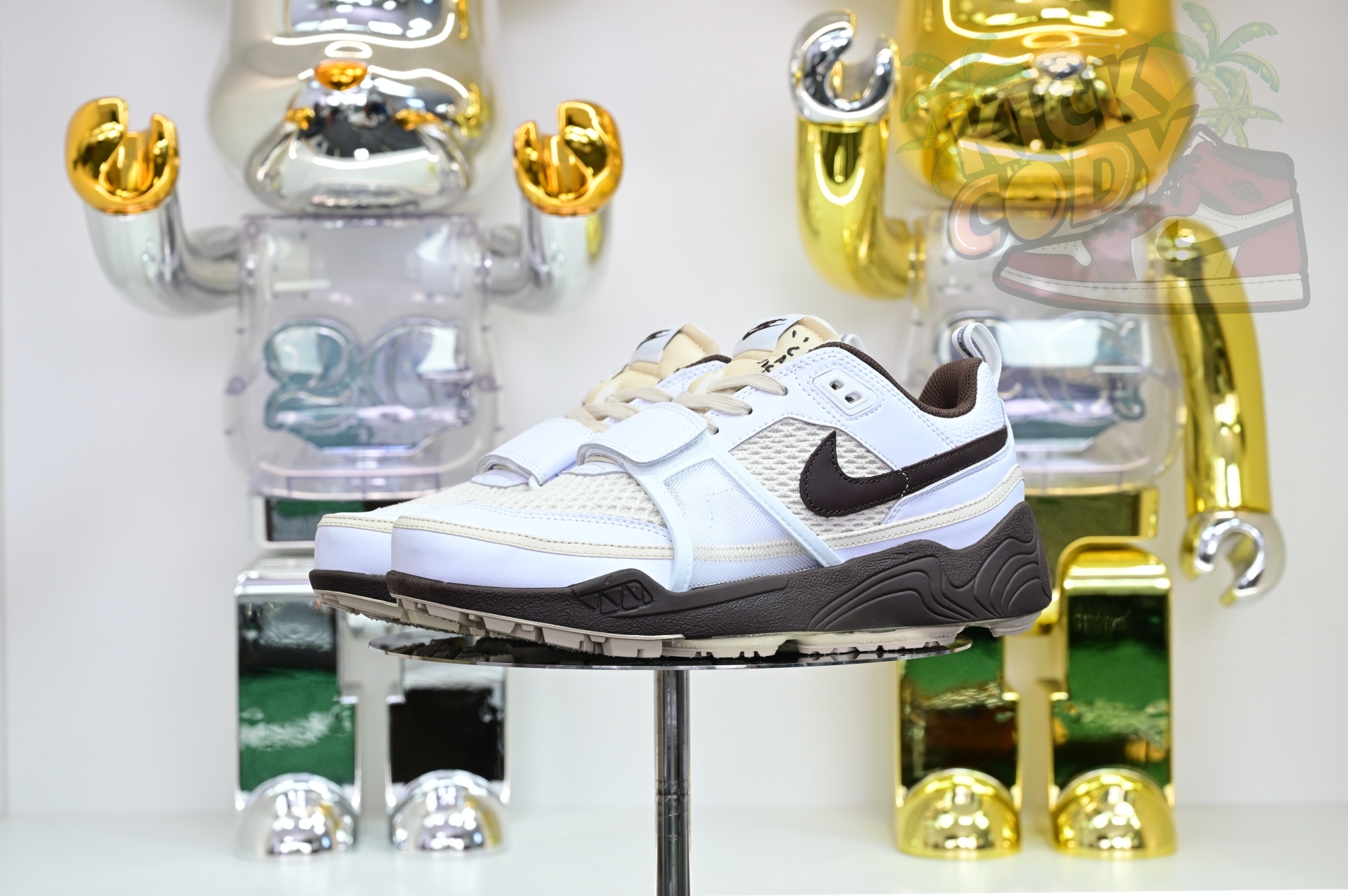 Travis Scott x Nike ZOOM Field JAXX“White/ Light Chocolate”HQ3073-100