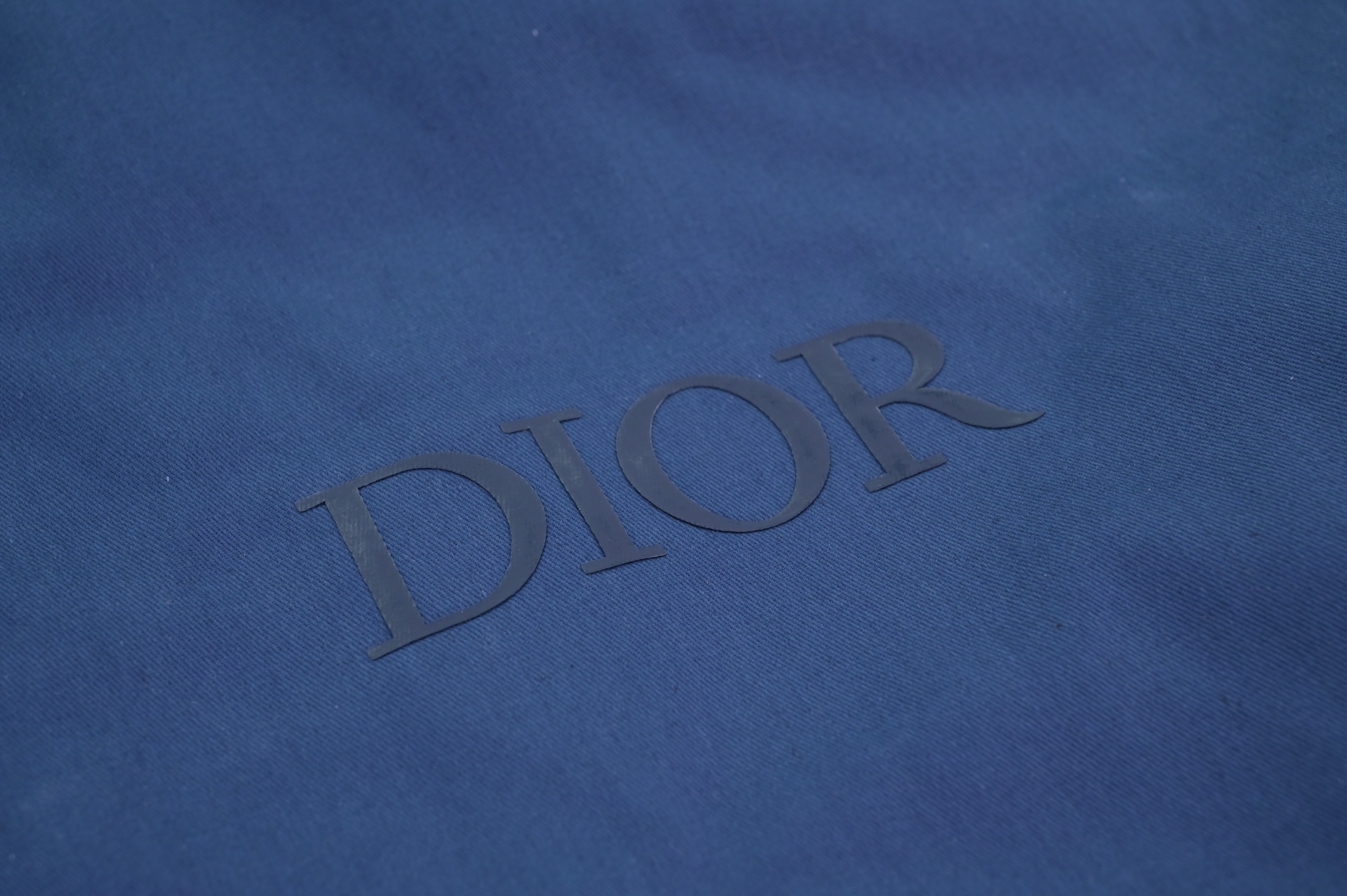 DIOR