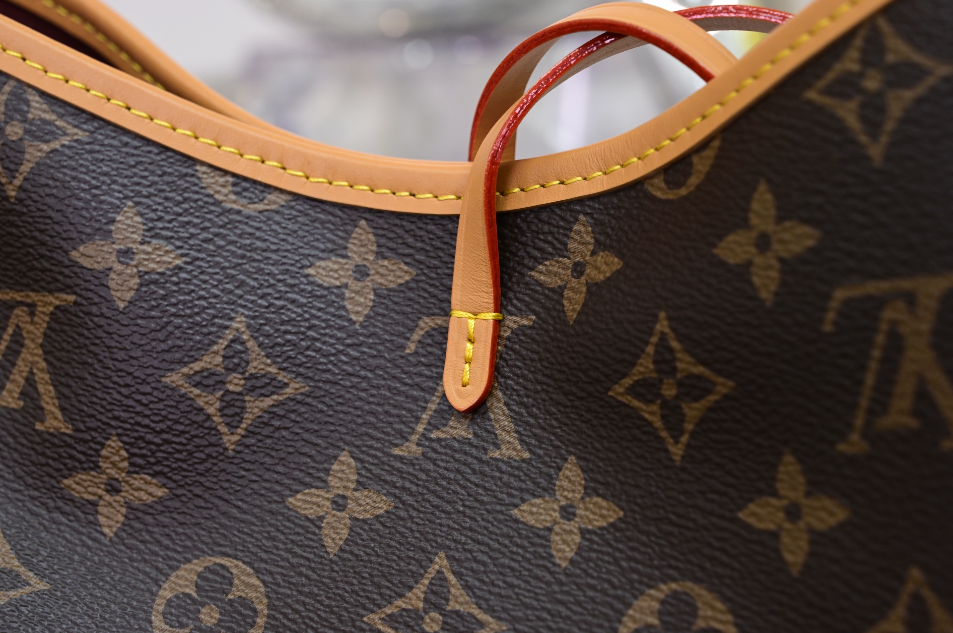 LOUIS VUITTON