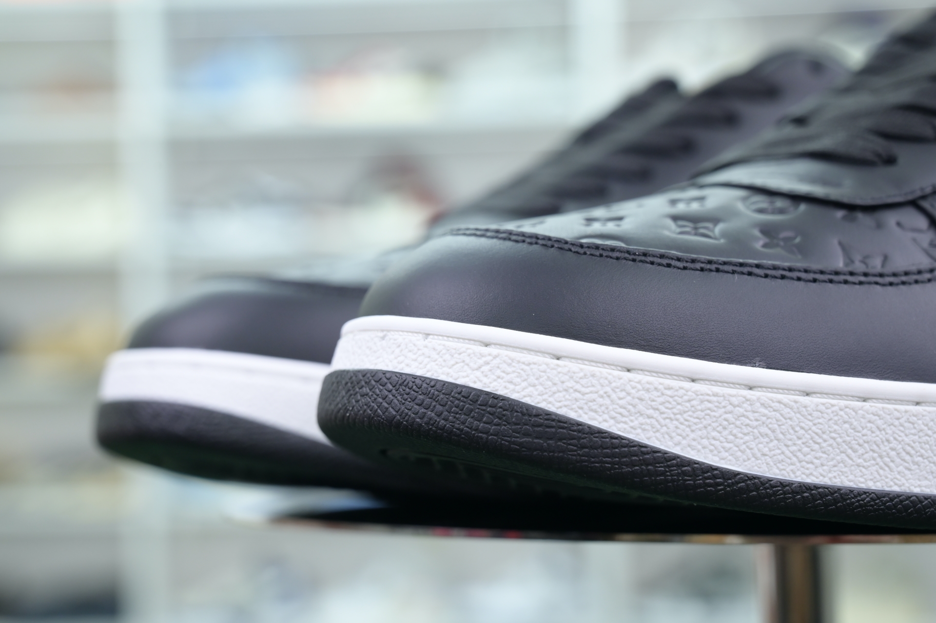 LOUIS VUITTON Rivoli