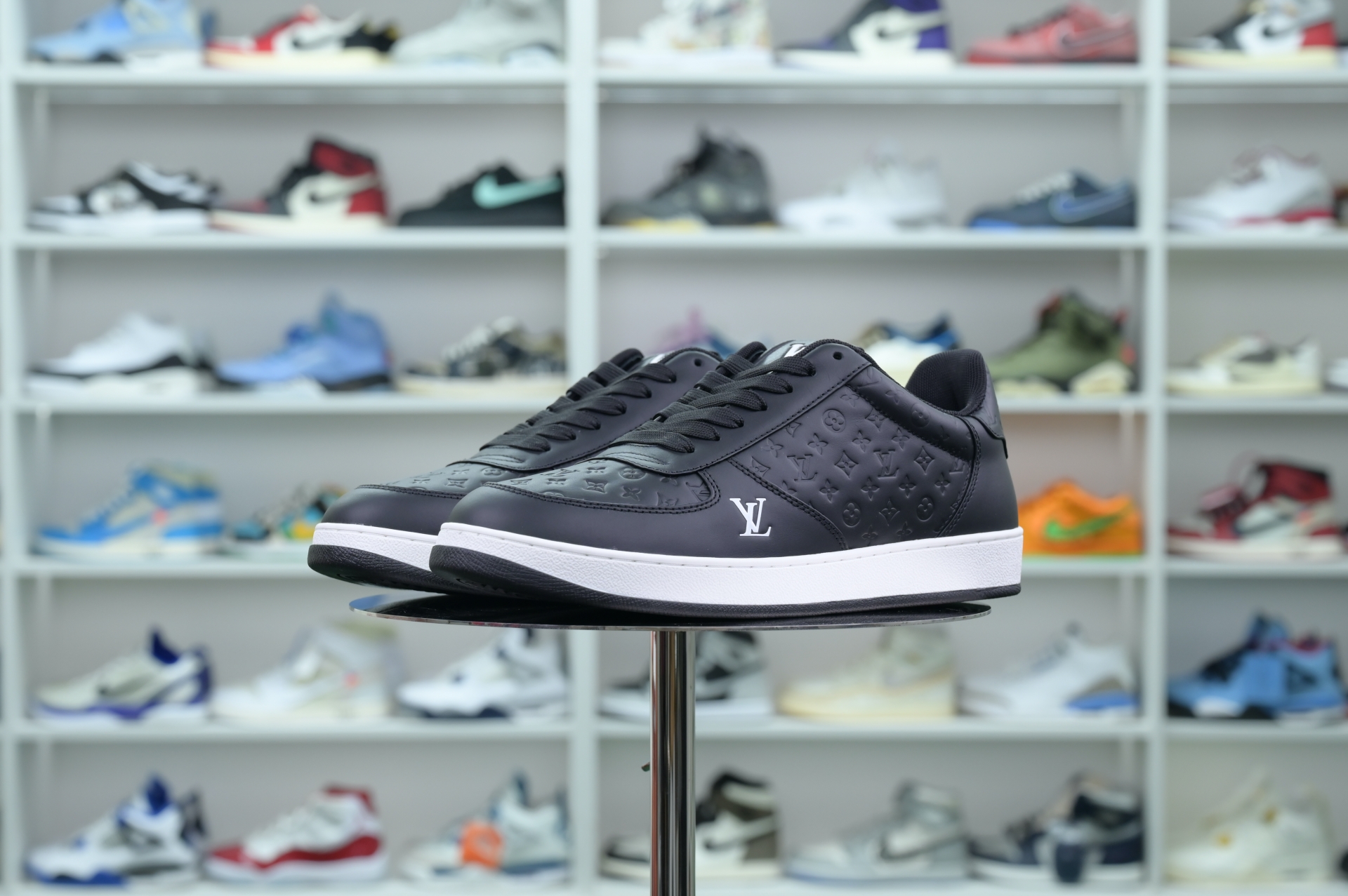 LOUIS VUITTON Rivoli