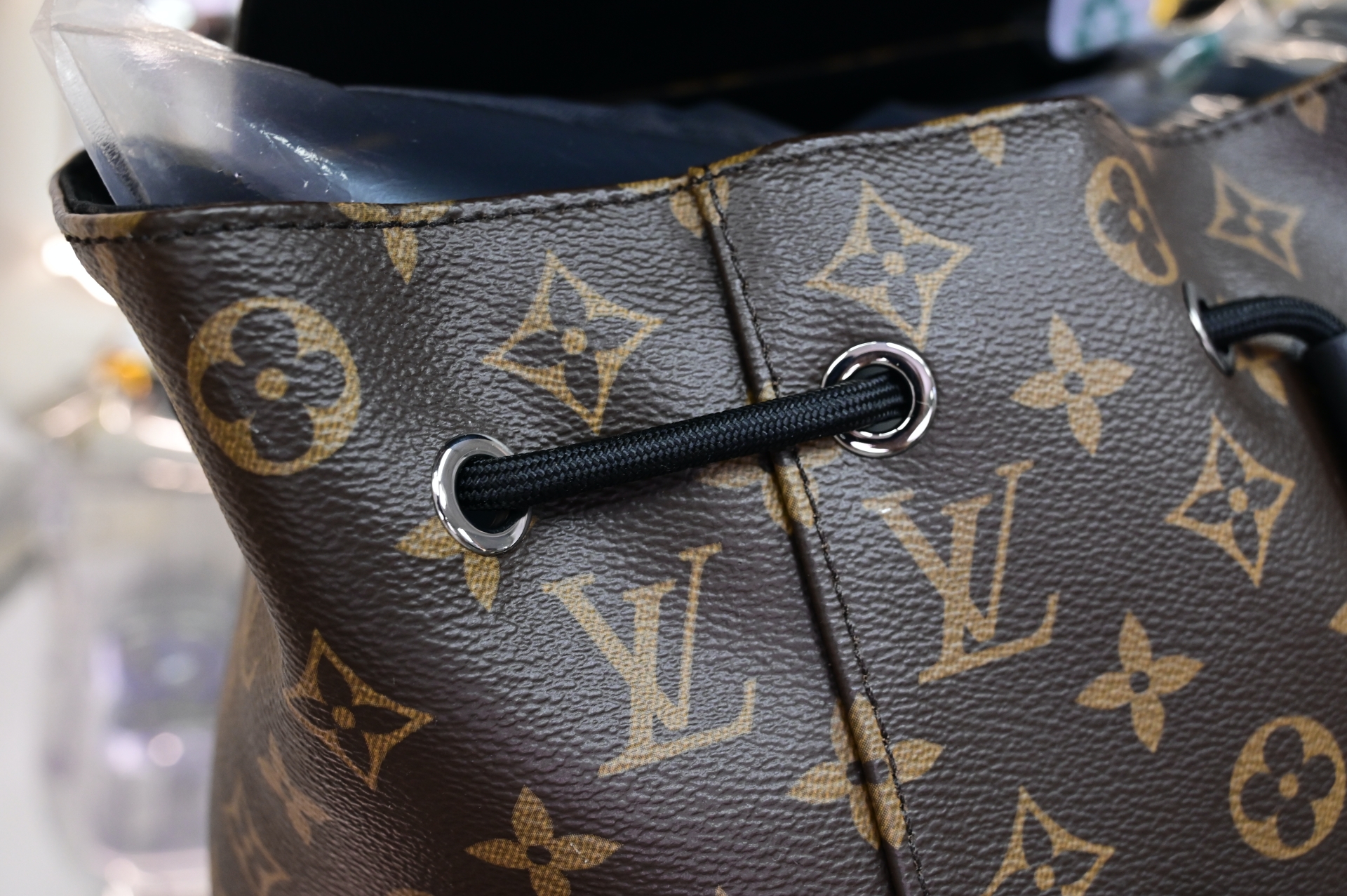 LOUIS VUITTON