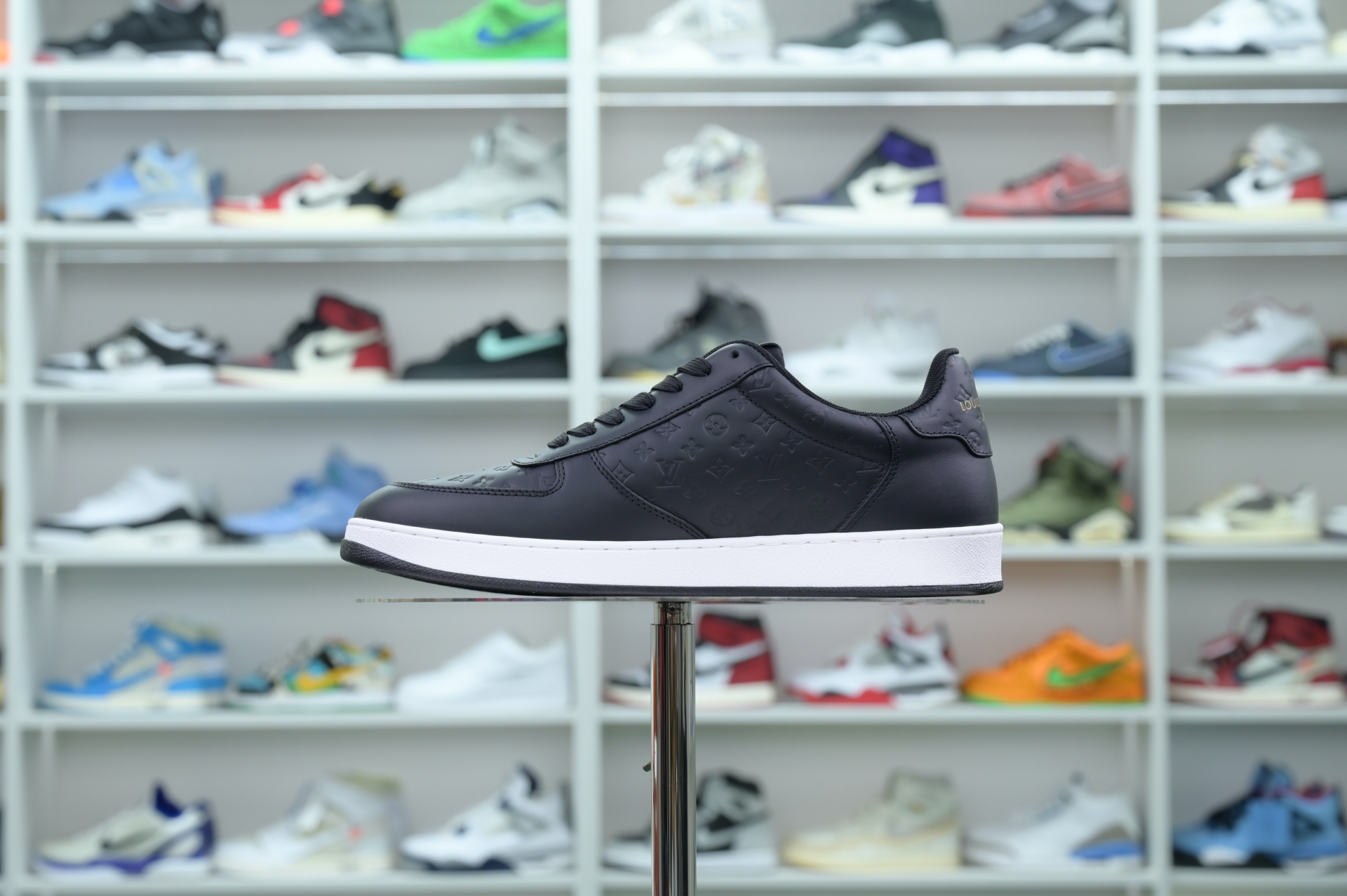 LOUIS VUITTON Rivoli