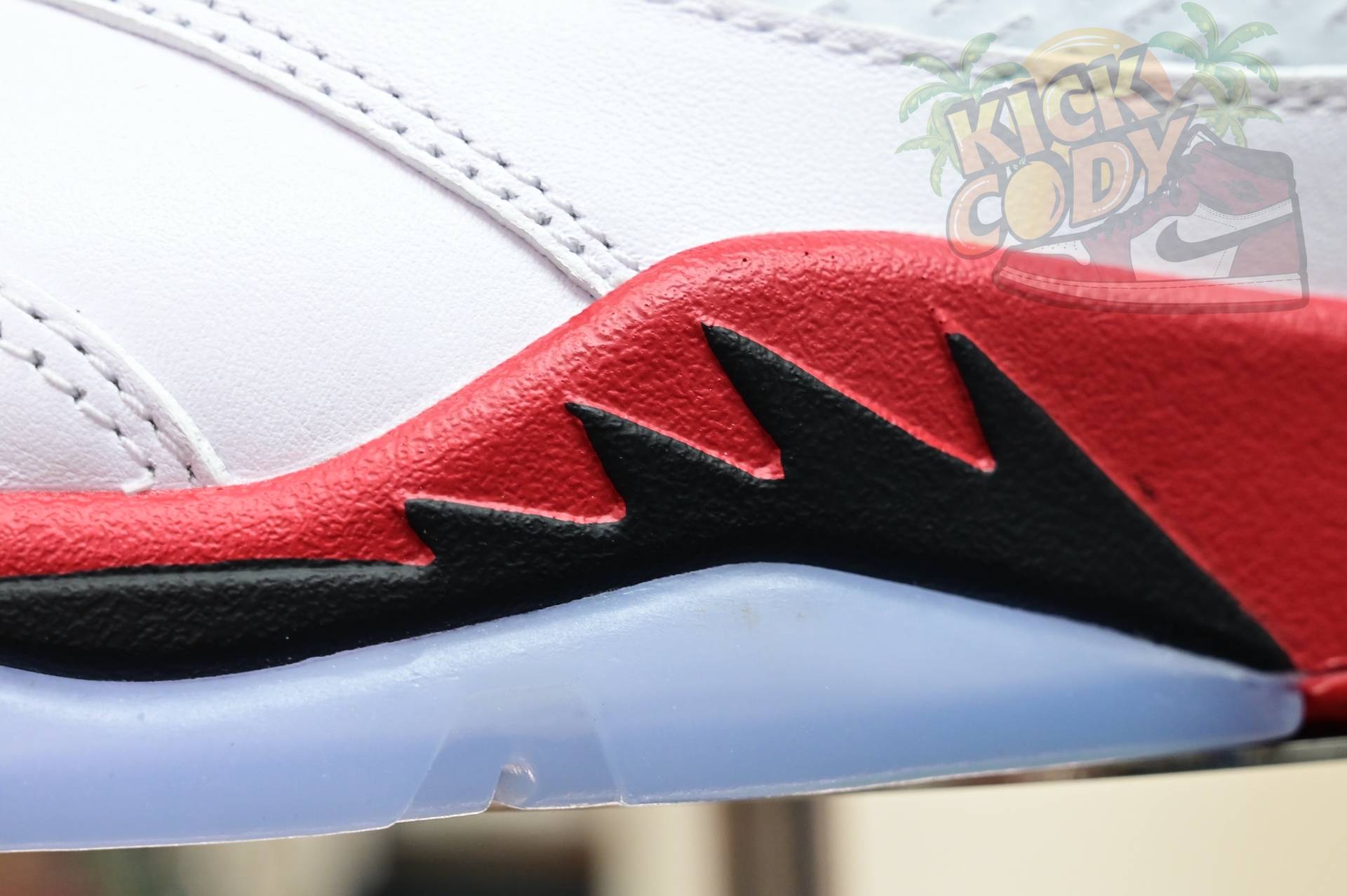 Air Jordan 5 Fire Red“Black Tongue”  HQ7978-101