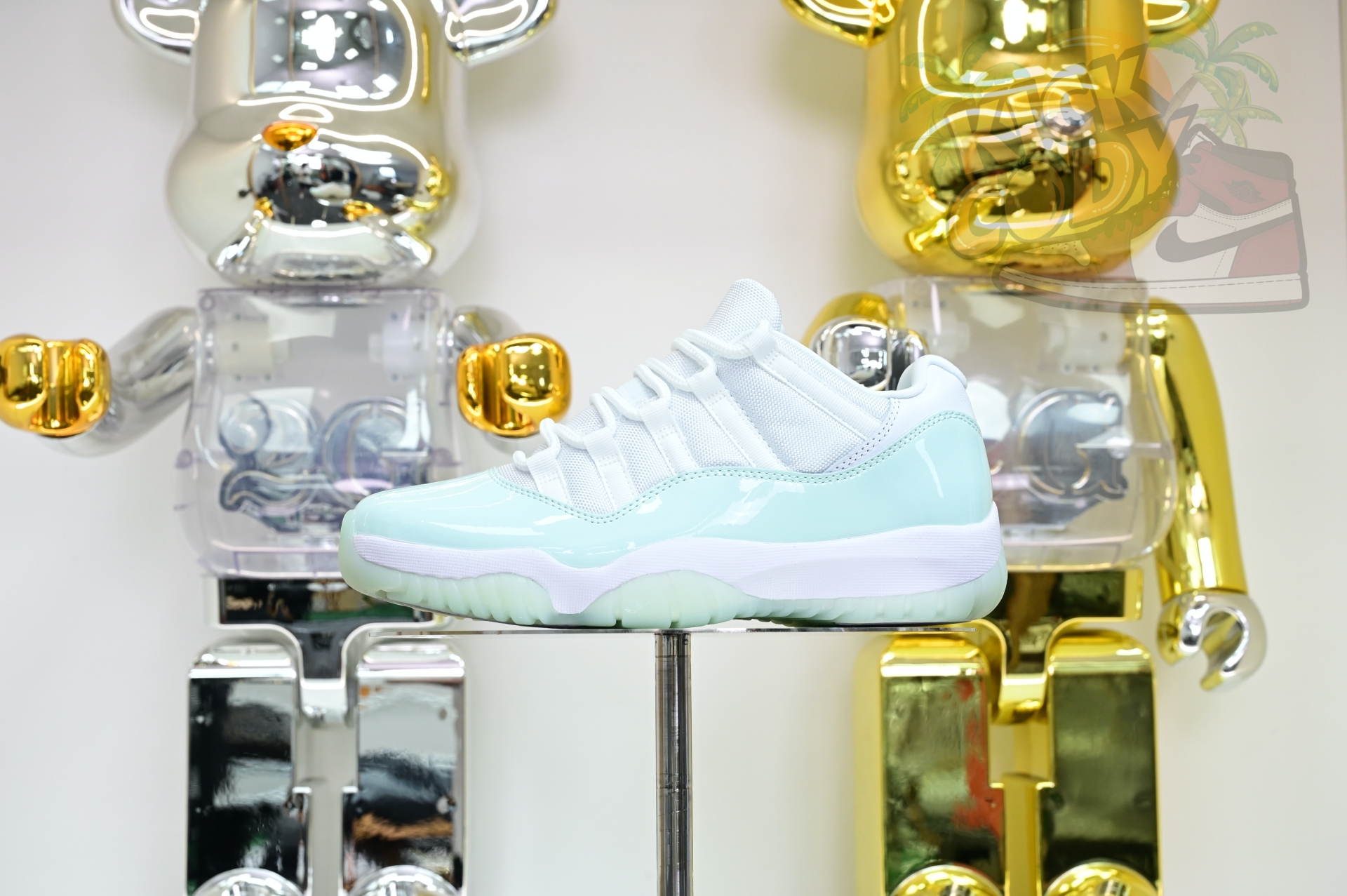 Air Jordan 11 LOW  AH7860-103