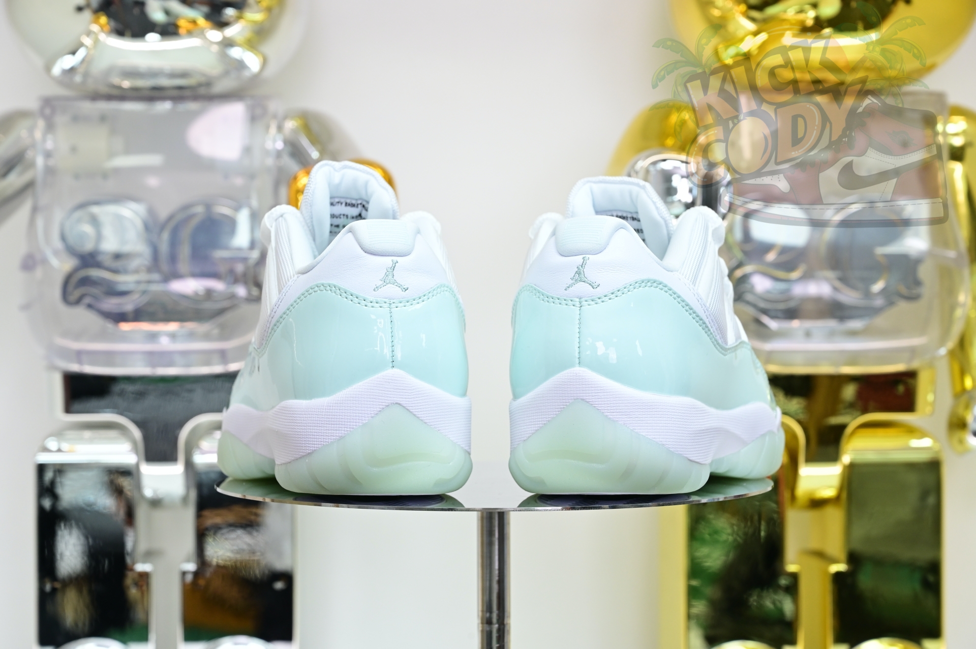 Air Jordan 11 LOW  AH7860-103