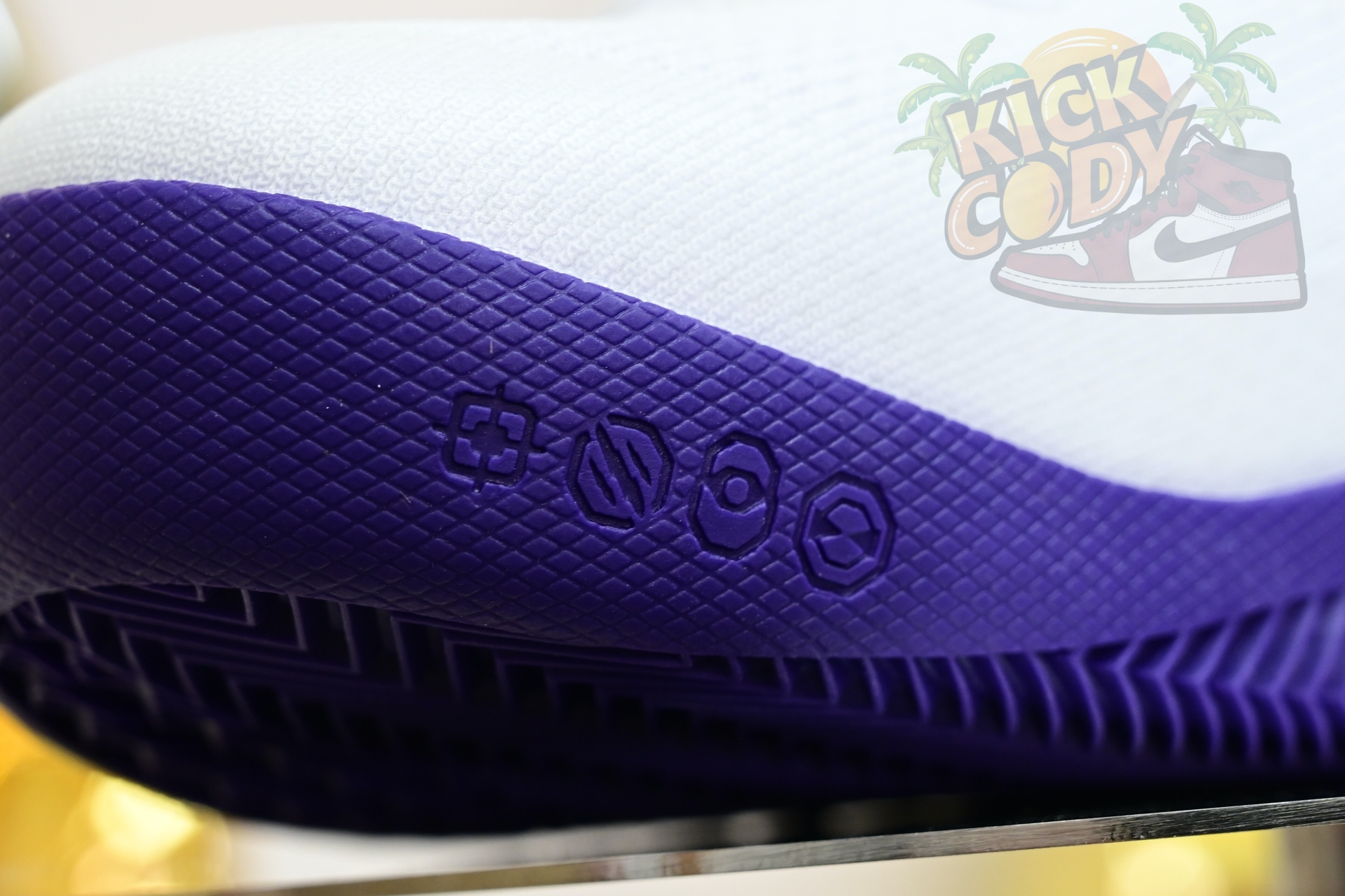 Nike Zoom Kobe 8 PROTROBTANC COURT PURPLE    HF7485 001