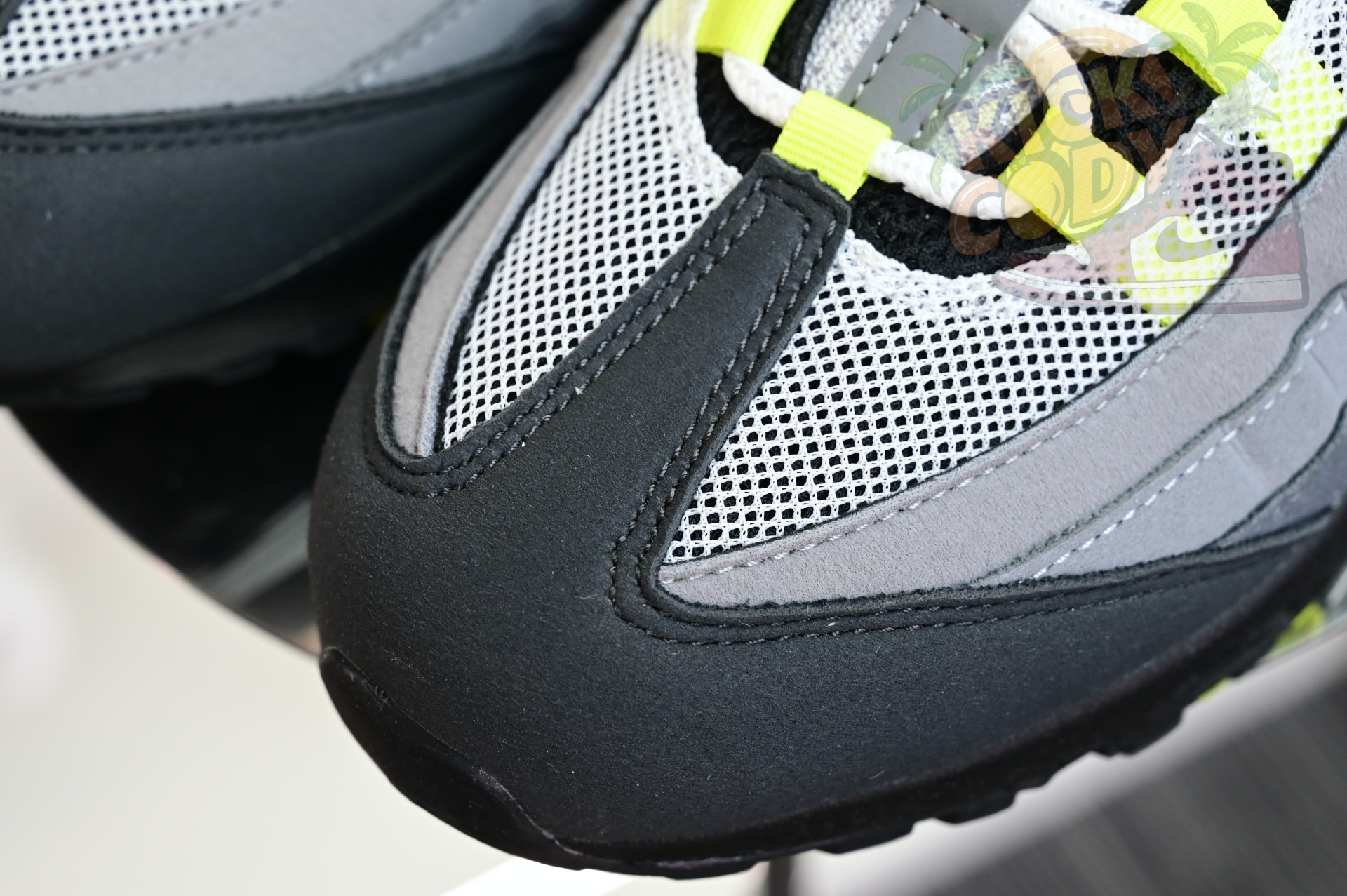 Nike Air Max 95 0G Neon  CT1689-001