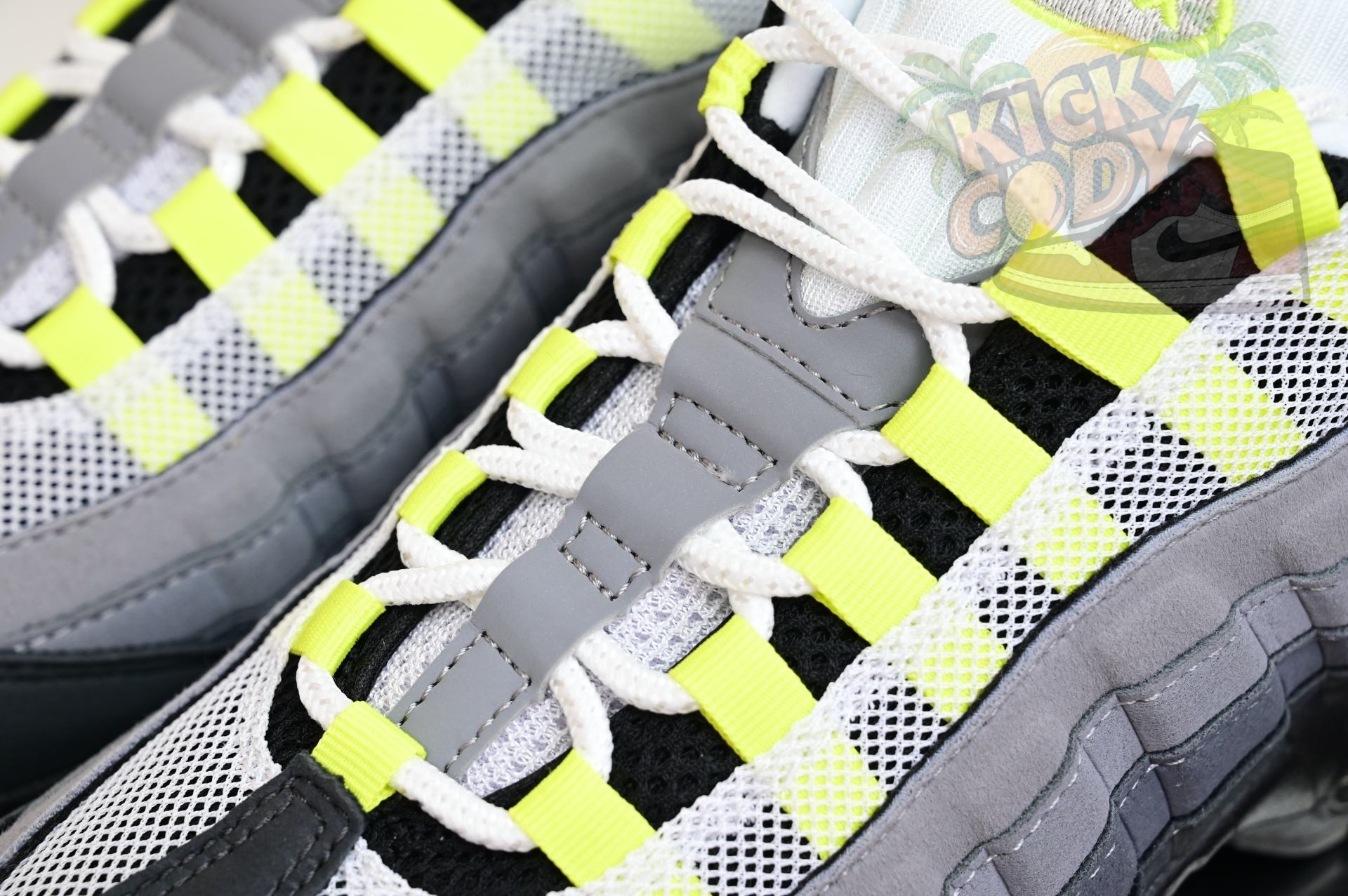Nike Air Max 95 0G Neon  CT1689-001