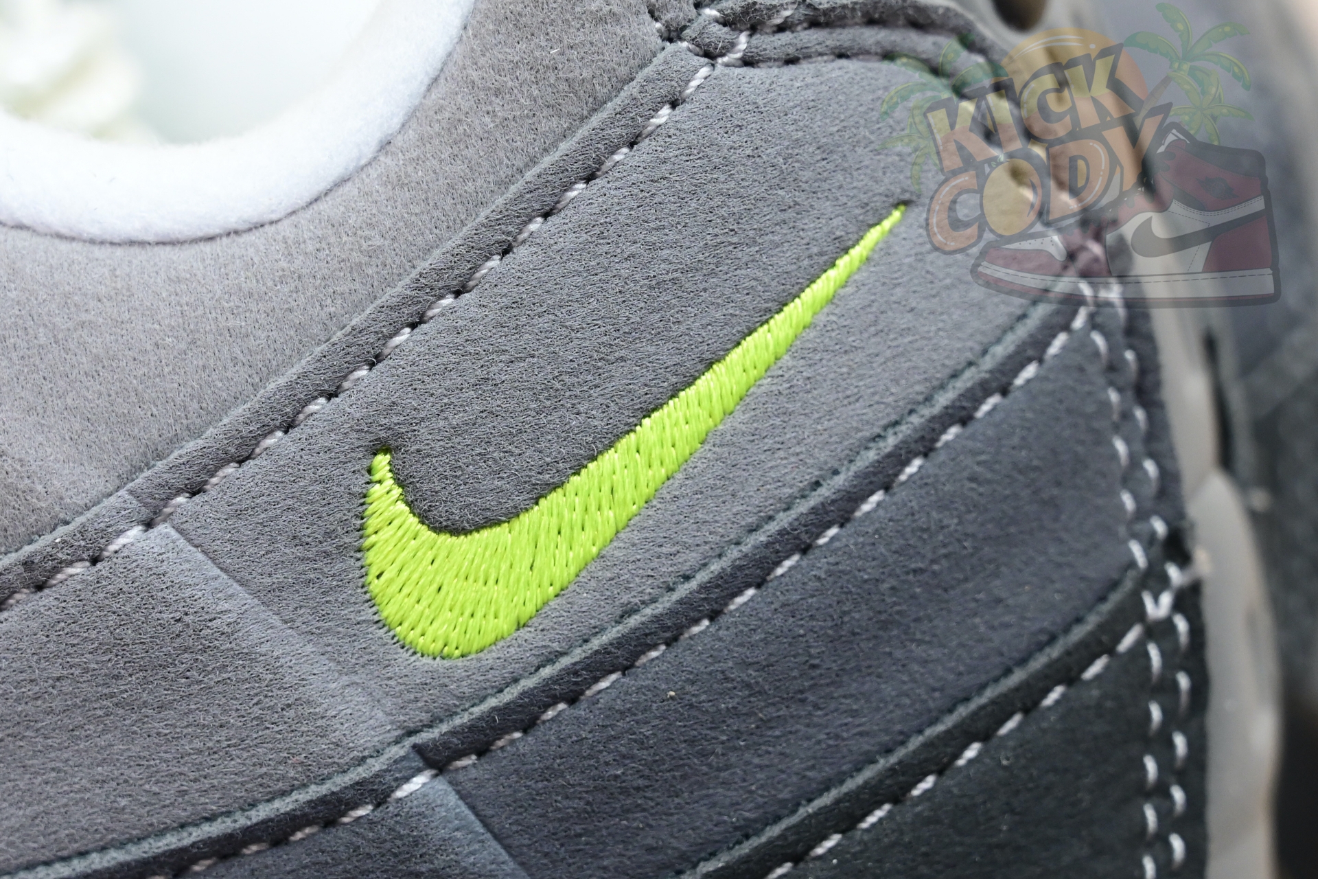 Nike Air Max 95 0G Neon  CT1689-001