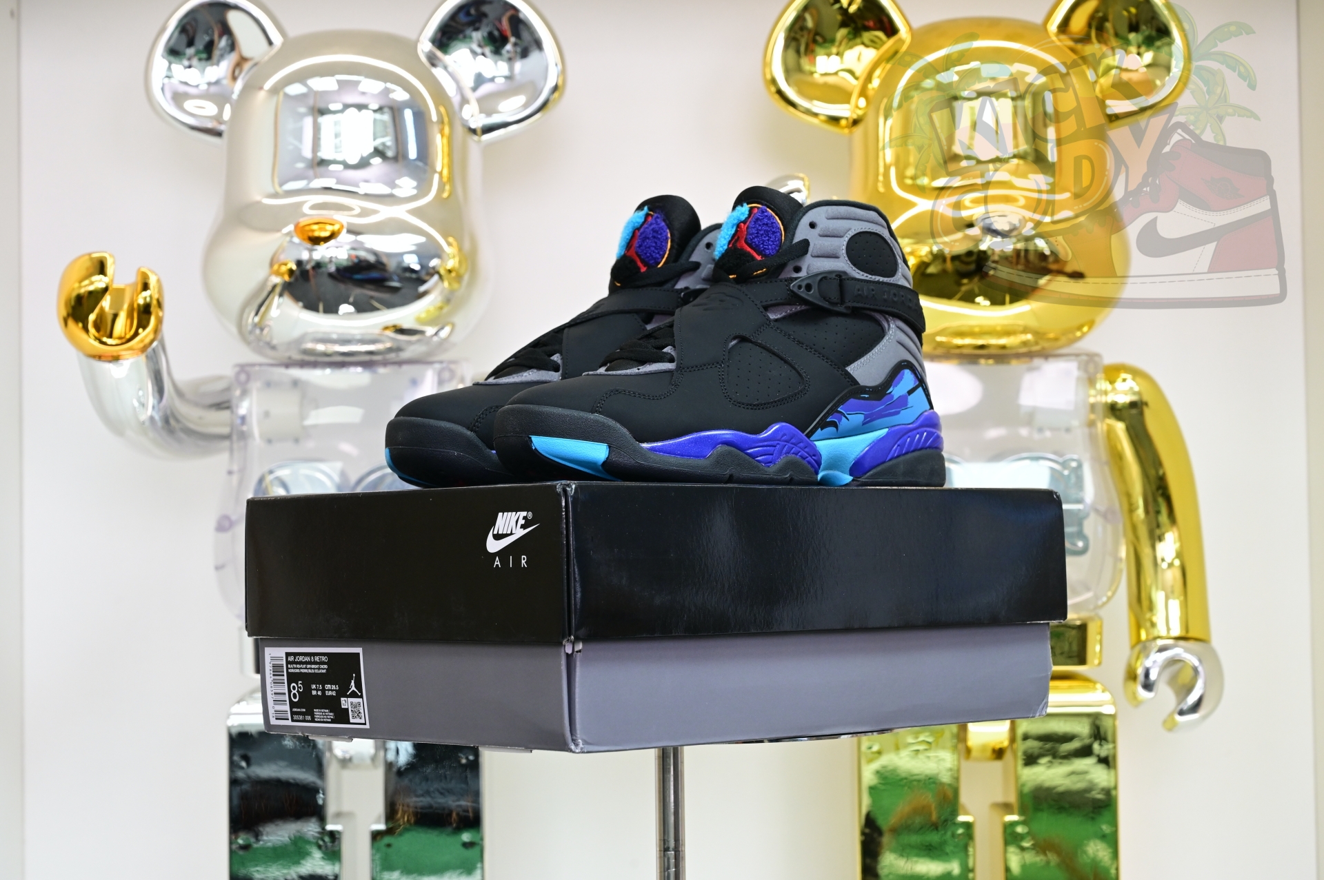 Air Jordan 8 RETRO 2025 305381-006