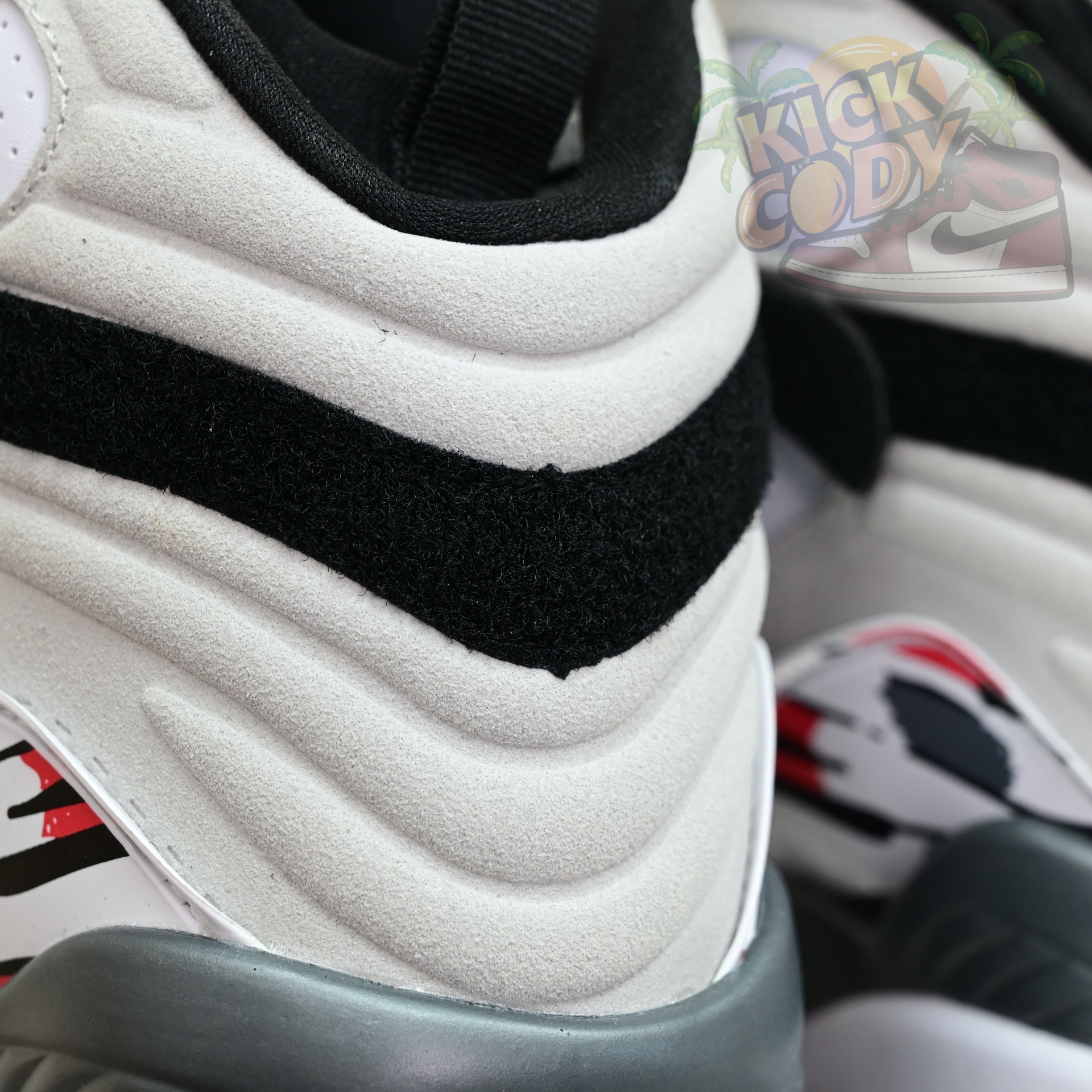 Air Jordan 8 Retro Bugs Bunny  305381-103