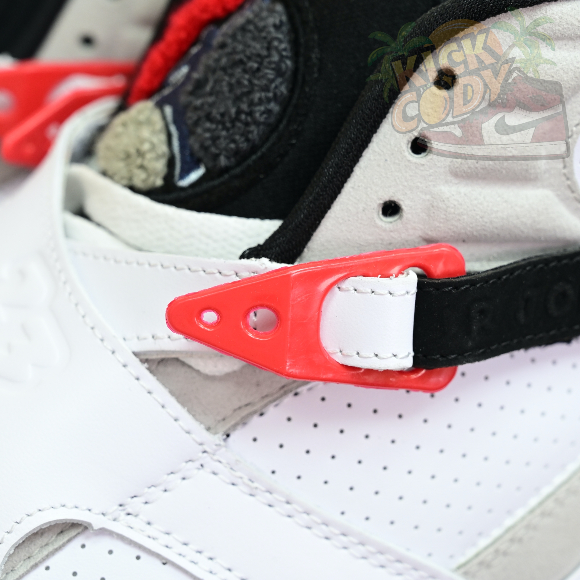 Air Jordan 8 Retro Bugs Bunny  305381-103