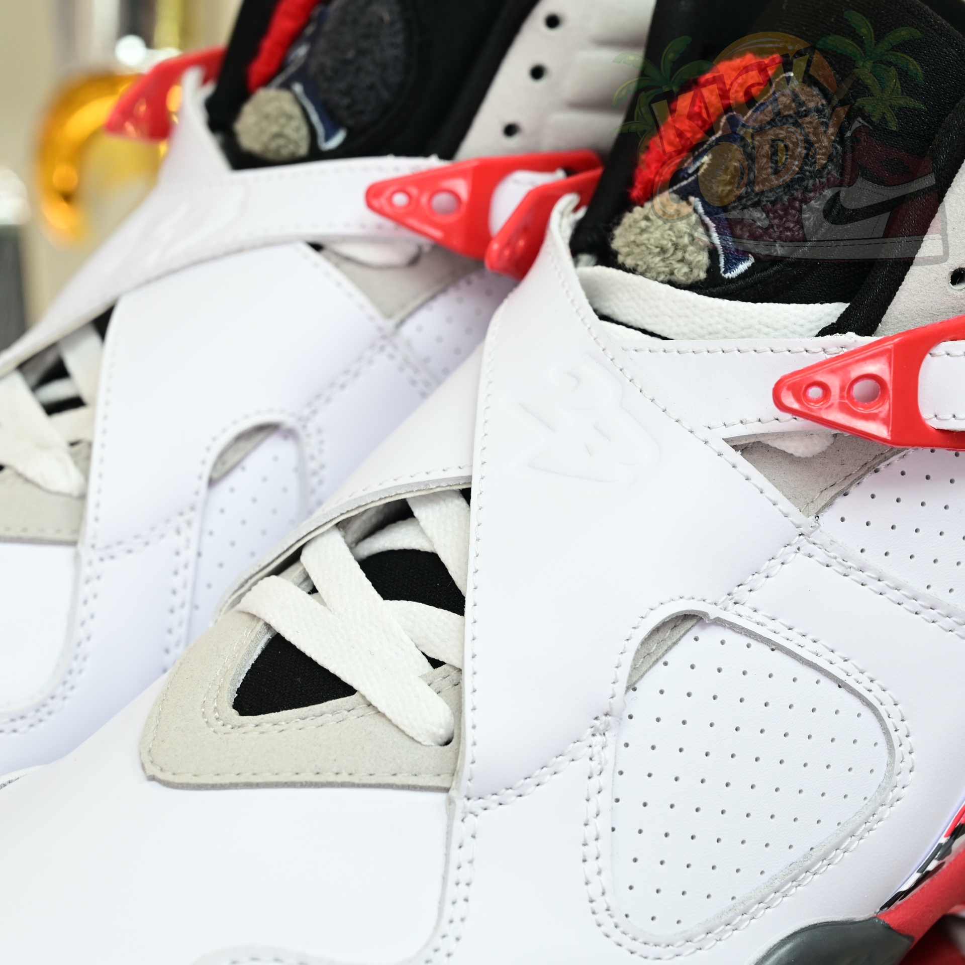 Air Jordan 8 Retro Bugs Bunny  305381-103