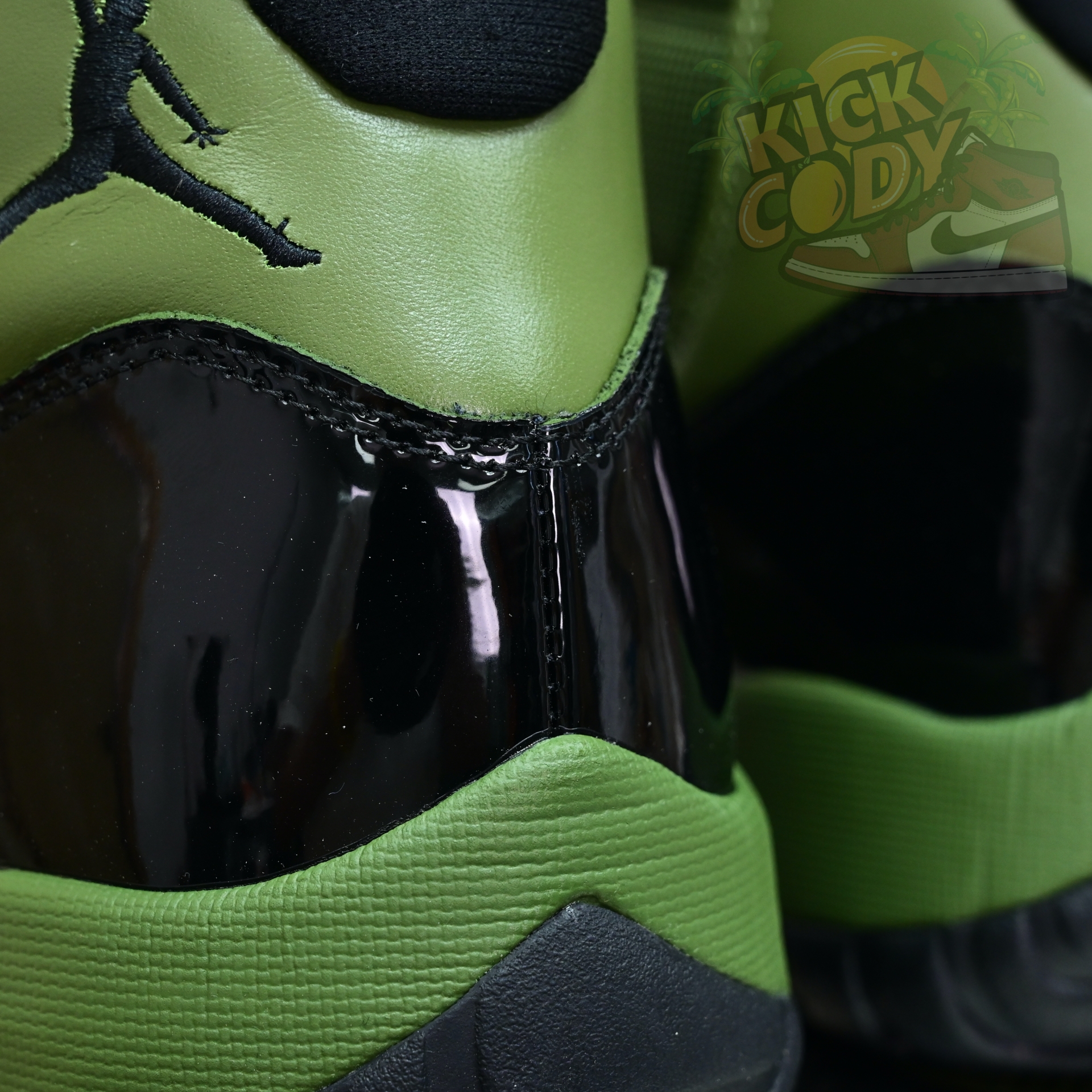 Air Jordan 11  RETRO CT8012-300