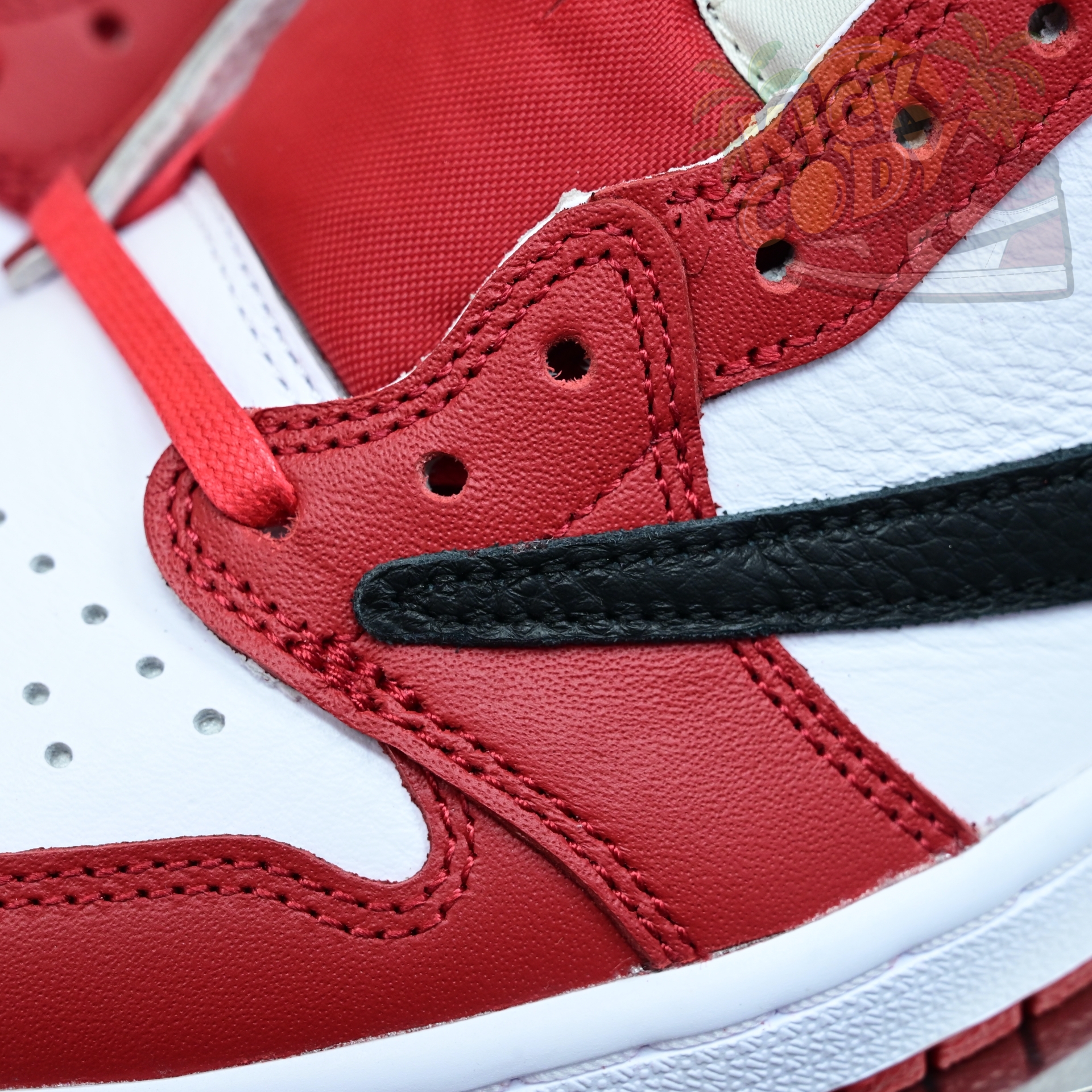 Travis Scott x Air Jordan 1   Low “Chicago”  DM7866-101