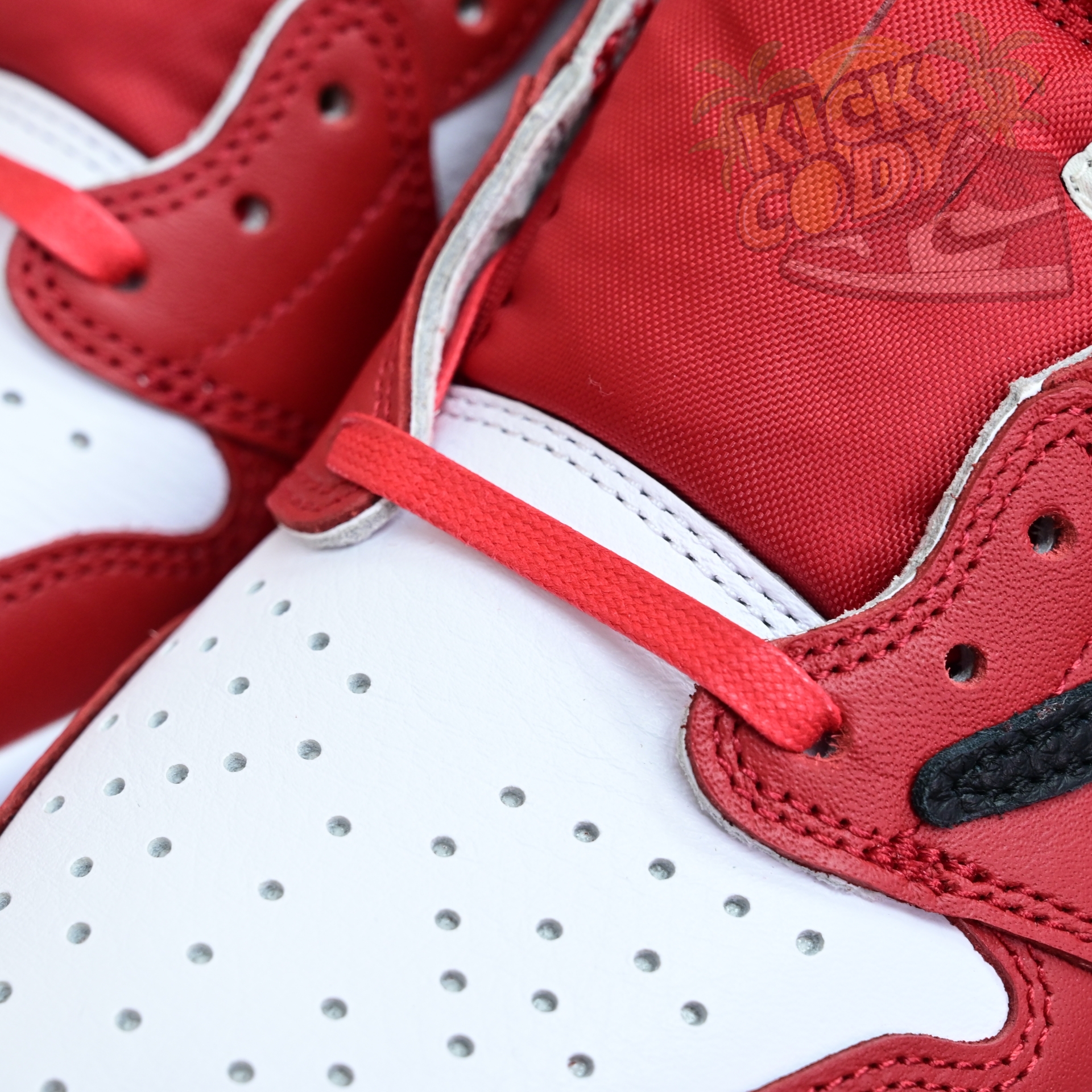 Travis Scott x Air Jordan 1   Low “Chicago”  DM7866-101