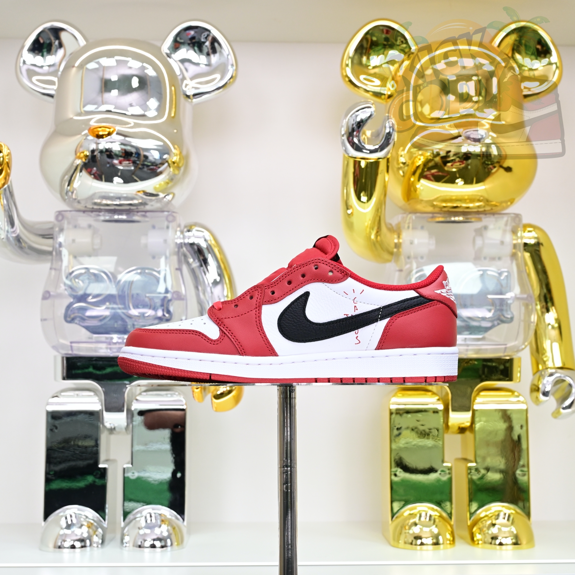 Travis Scott x Air Jordan 1   Low “Chicago”  DM7866-101