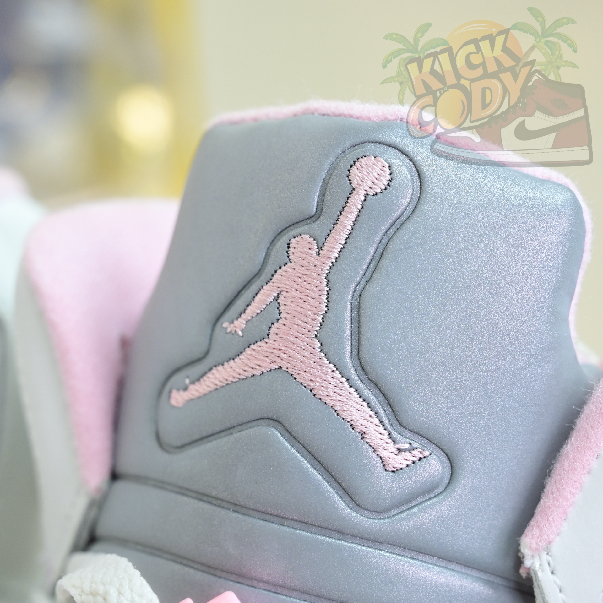 Air Jordan 5“Medium Soft Pink” HQ7978-102