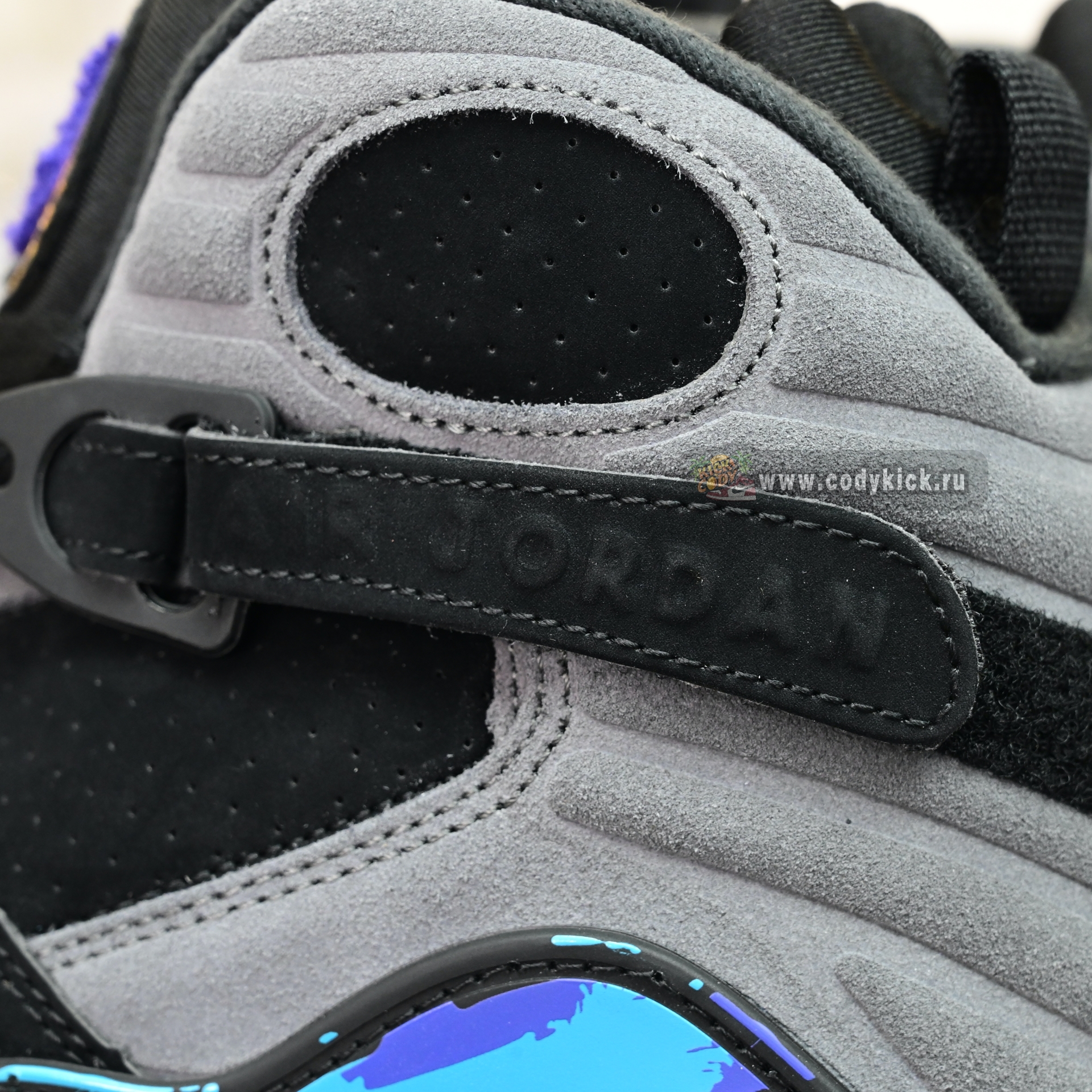 Air Jordan 8  RETRO 2025   305381-006