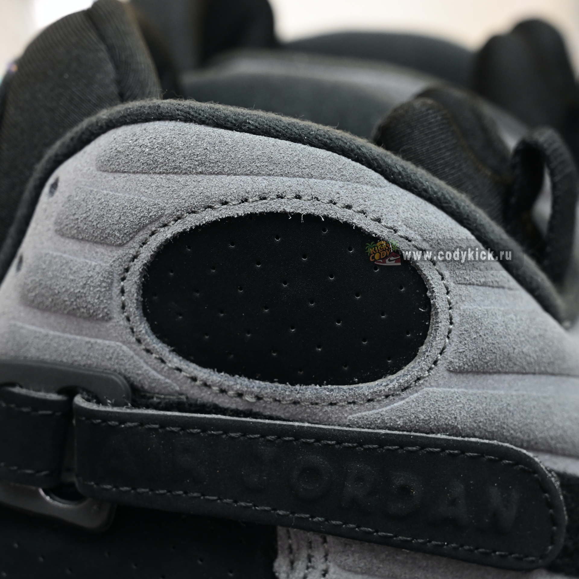 Air Jordan 8  RETRO 2025   305381-006