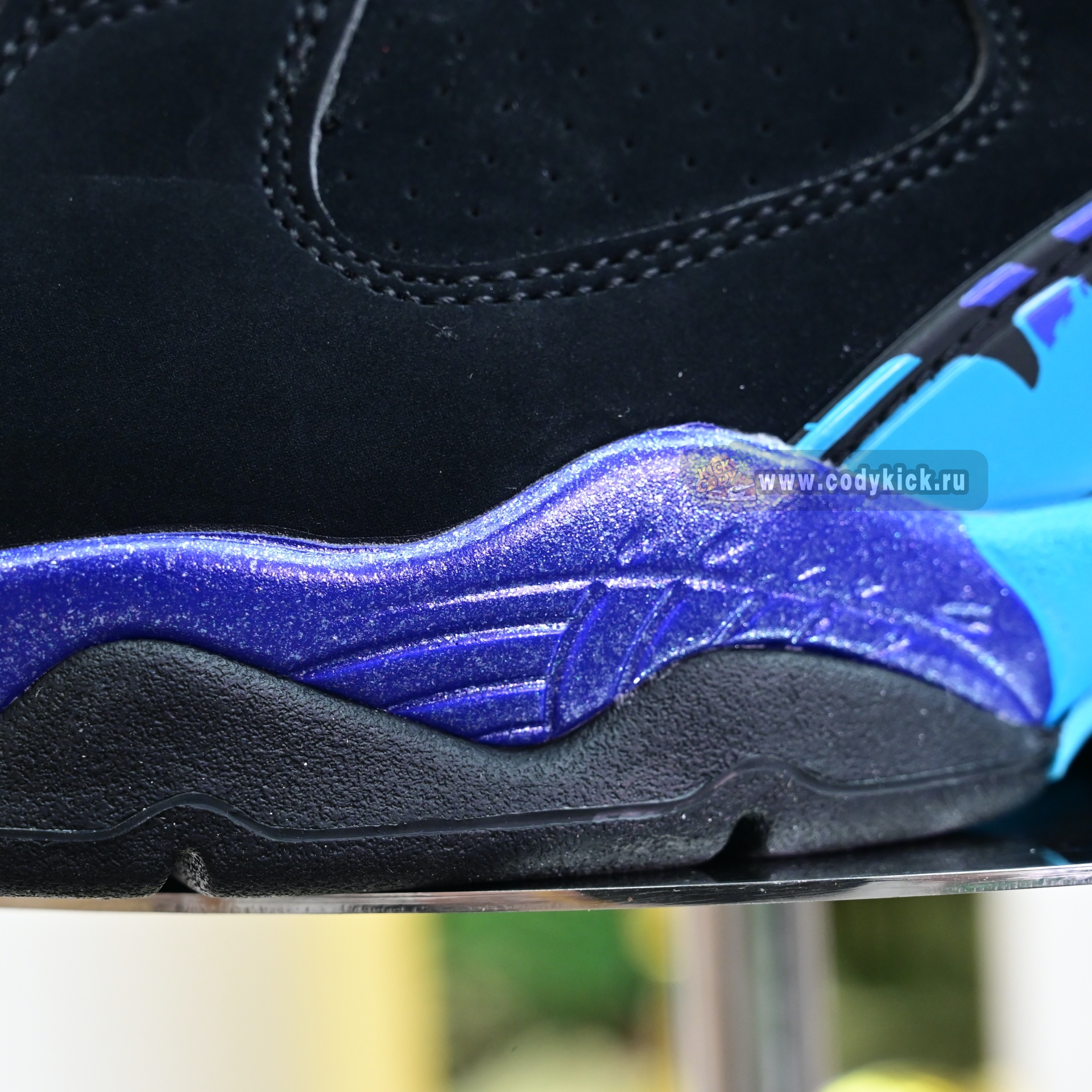 Air Jordan 8  RETRO 2025   305381-006