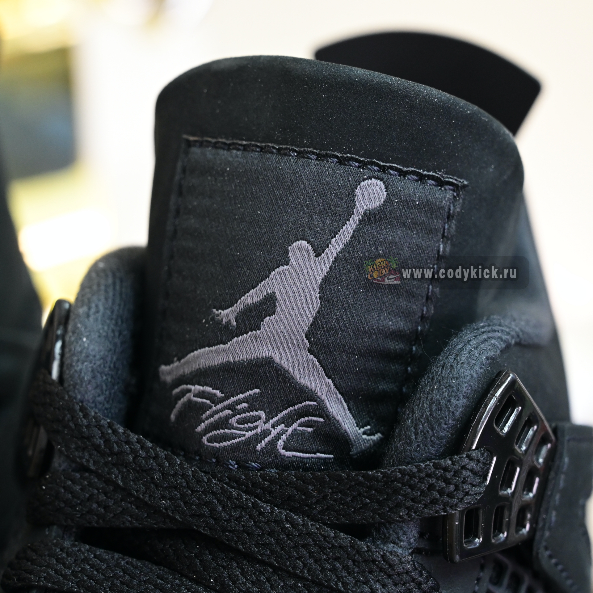 AIR JORDAN 4 RETRO 'BLACK CAT' 2025   FV5029-010