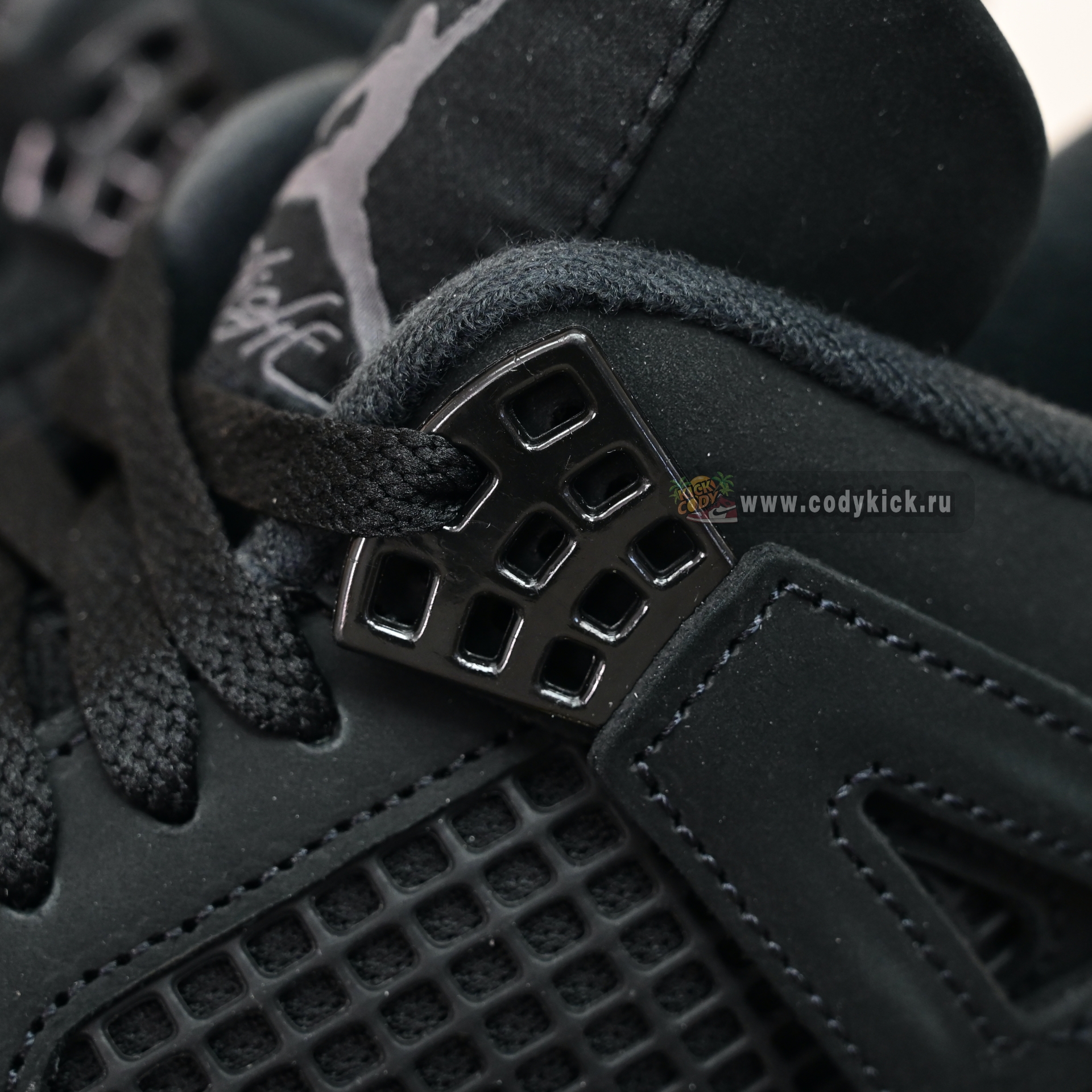 AIR JORDAN 4 RETRO 'BLACK CAT' 2025   FV5029-010