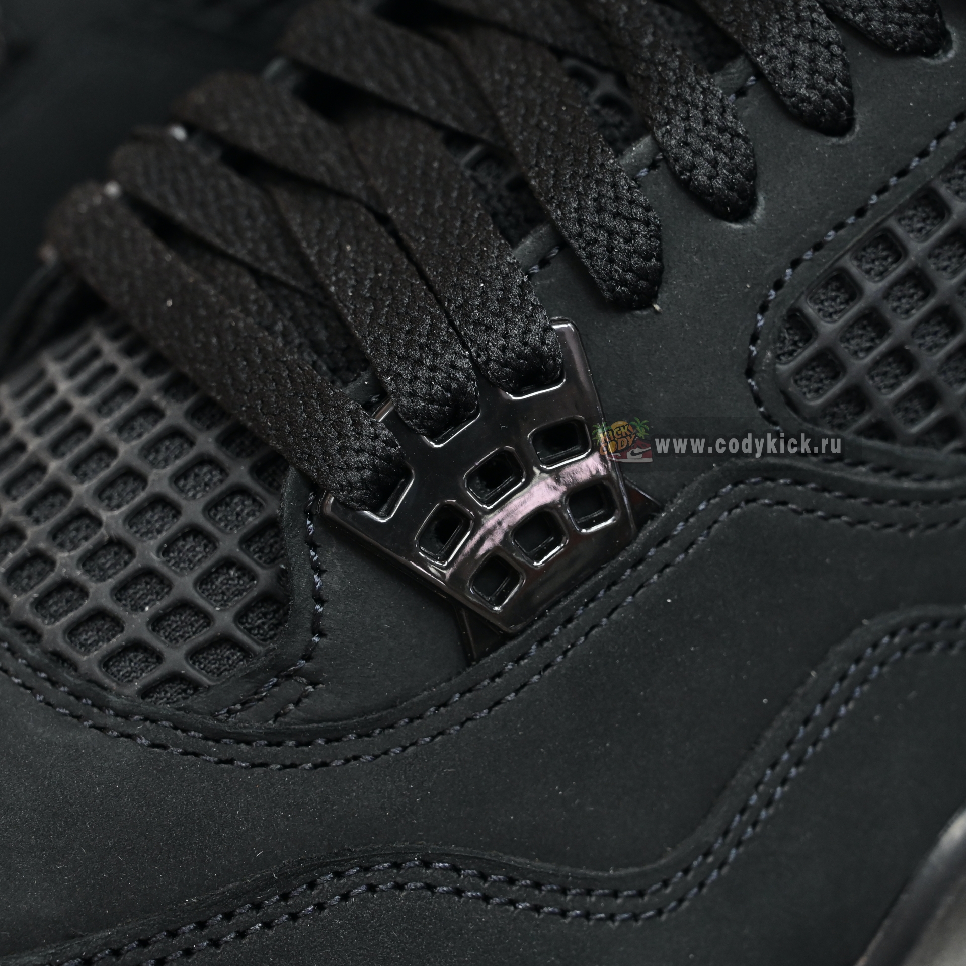 AIR JORDAN 4 RETRO 'BLACK CAT' 2025   FV5029-010