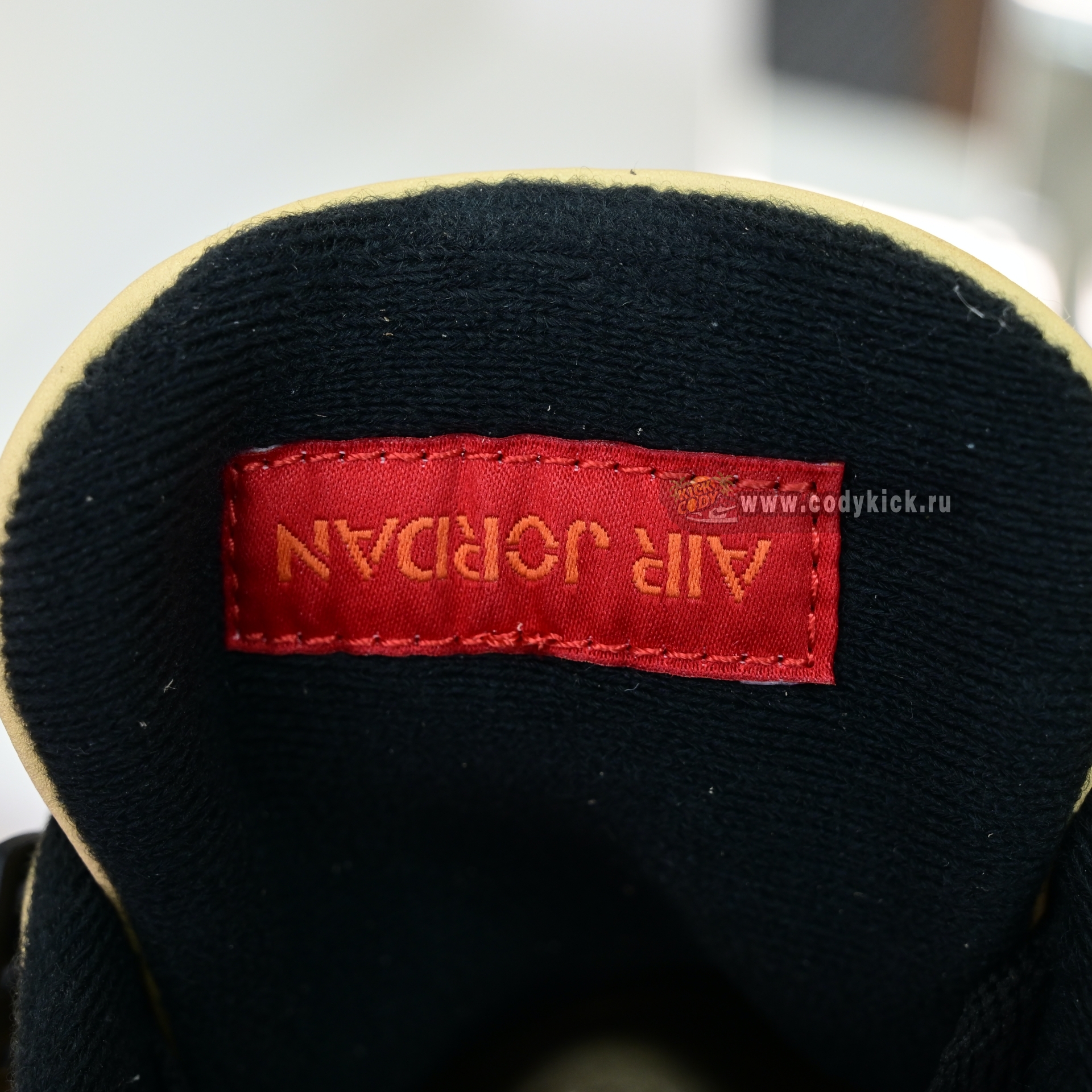 AIR JORDAN 4 RETRO  IH2094-200