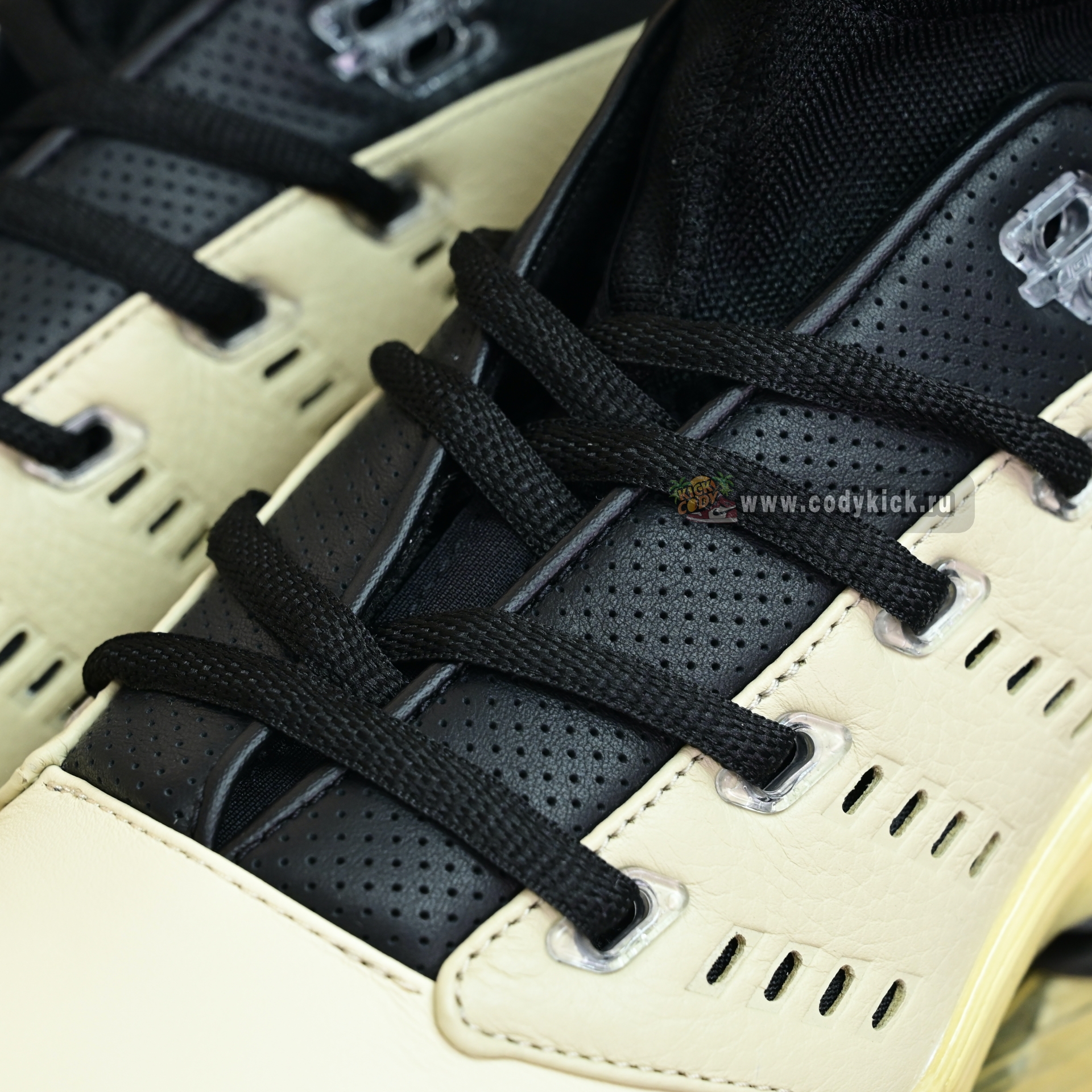 INFINITE ARCHIVES x  Air Jordan 17 Low  IH0177-200