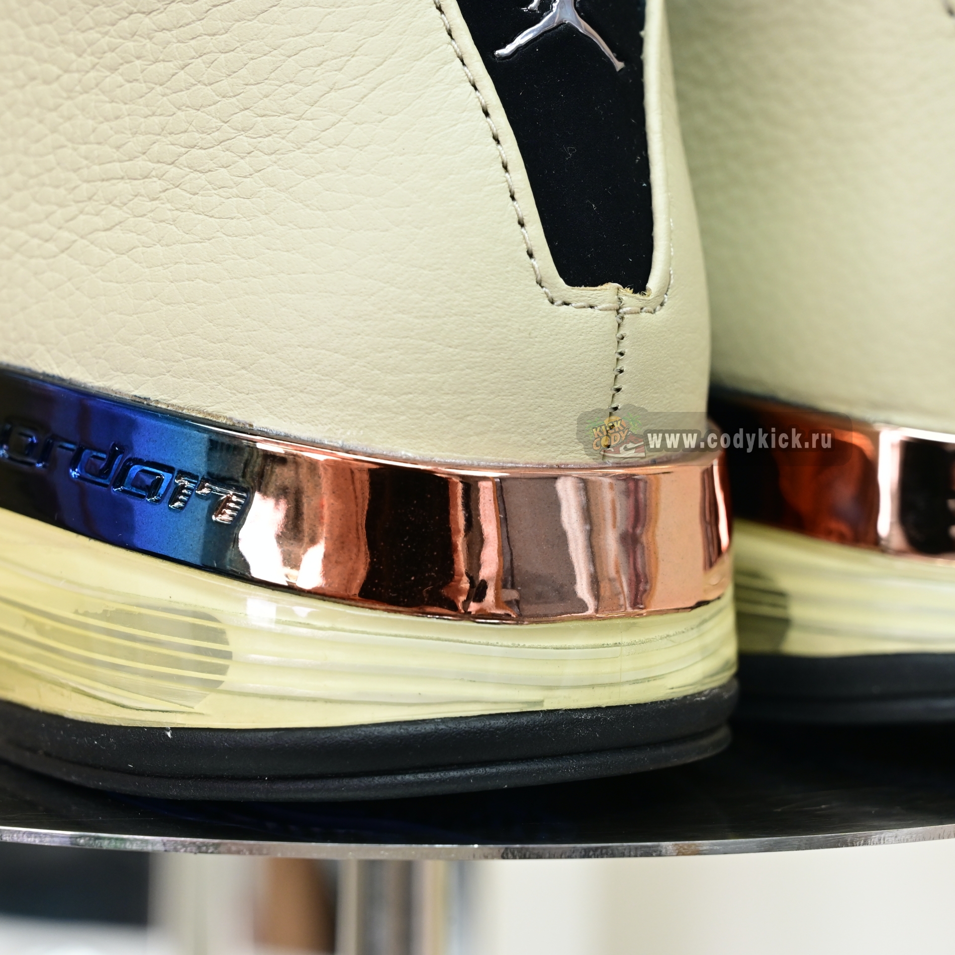 INFINITE ARCHIVES x  Air Jordan 17 Low  IH0177-200