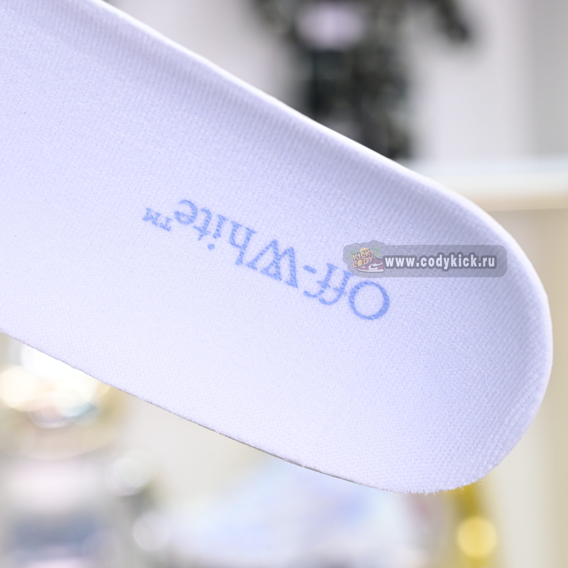 OFF-WHITE BE RIGHT BACK