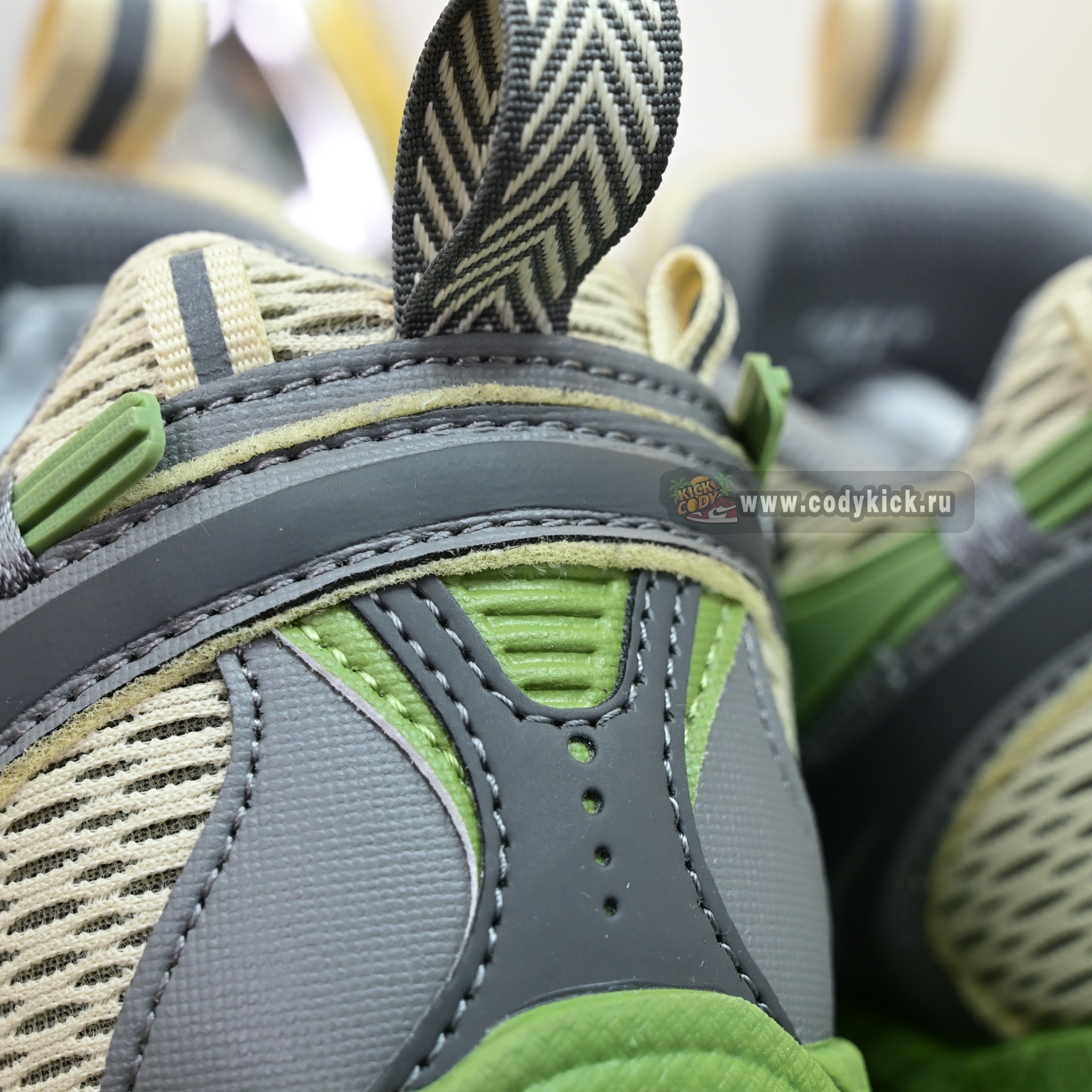 OFF-WHITE BE RIGHT BACK